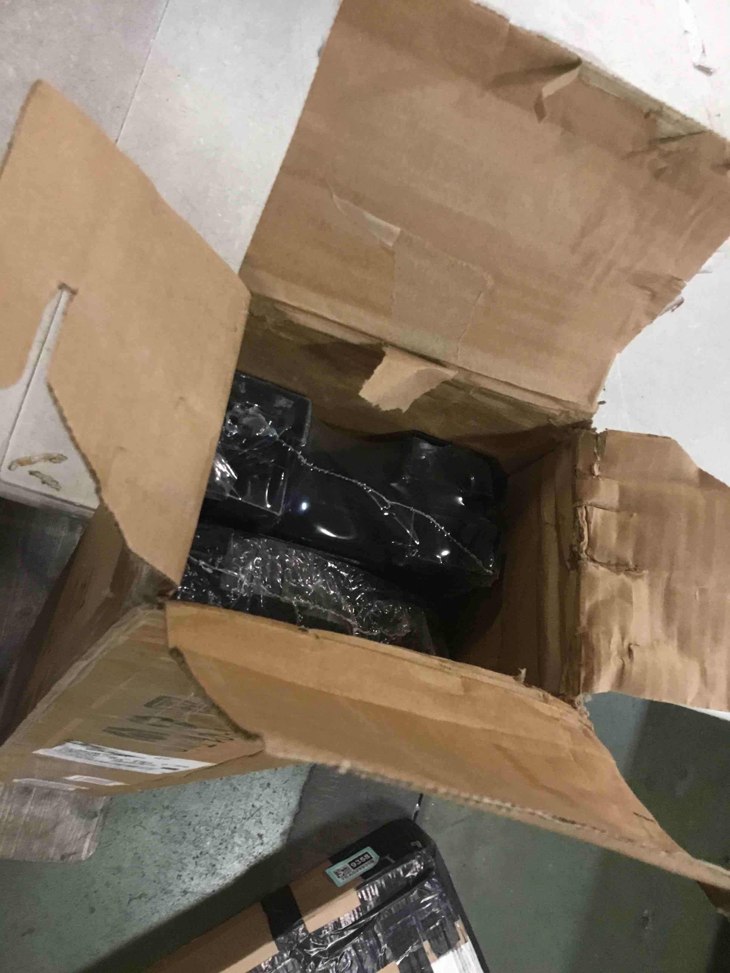 https://s3.amazonaws.com/lotting-images-prod/bidfta/TEA0299355_1728476020017.jpeg