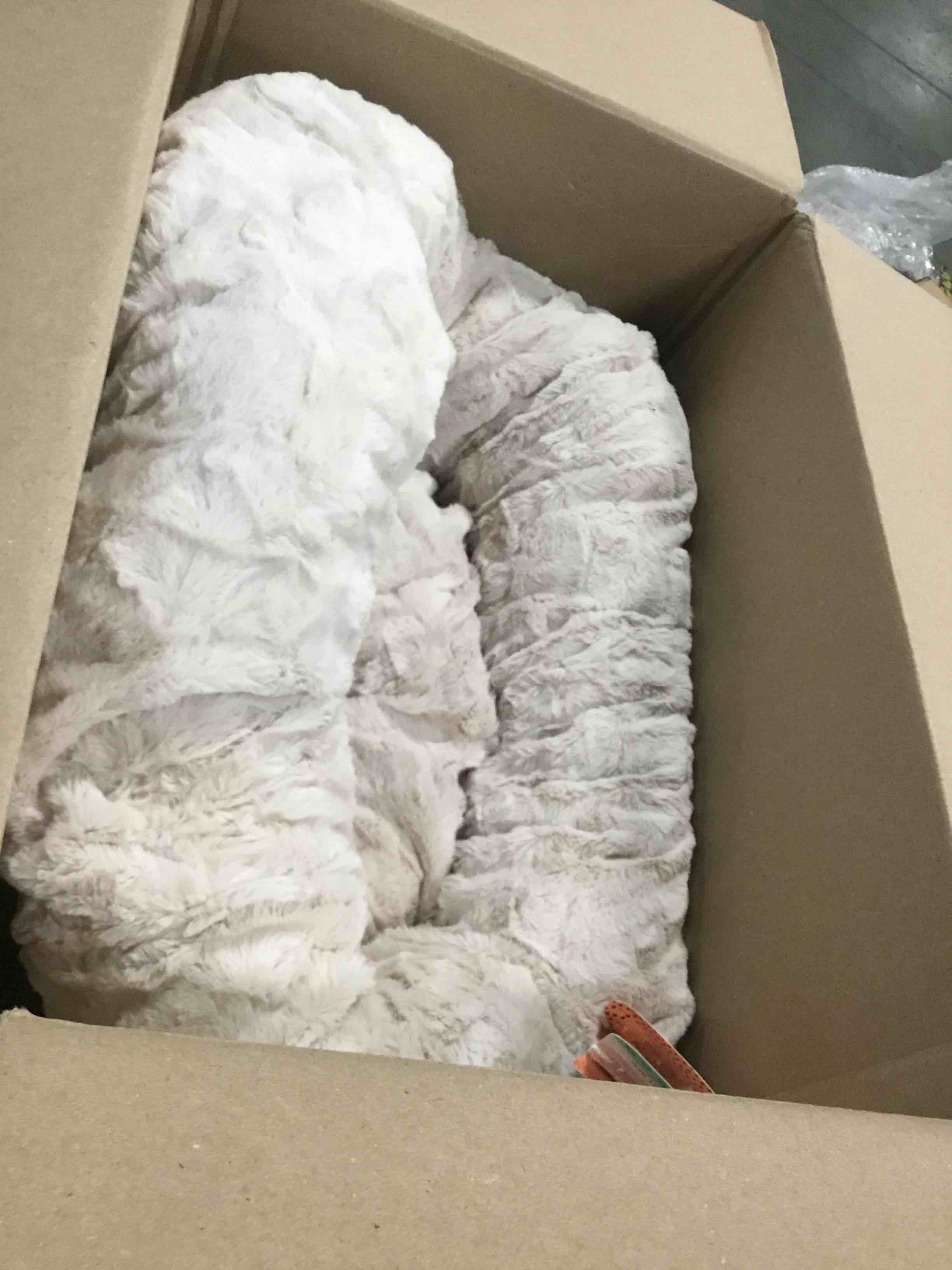https://s3.amazonaws.com/lotting-images-prod/bidfta/TEA0300829_1727267503432.jpeg