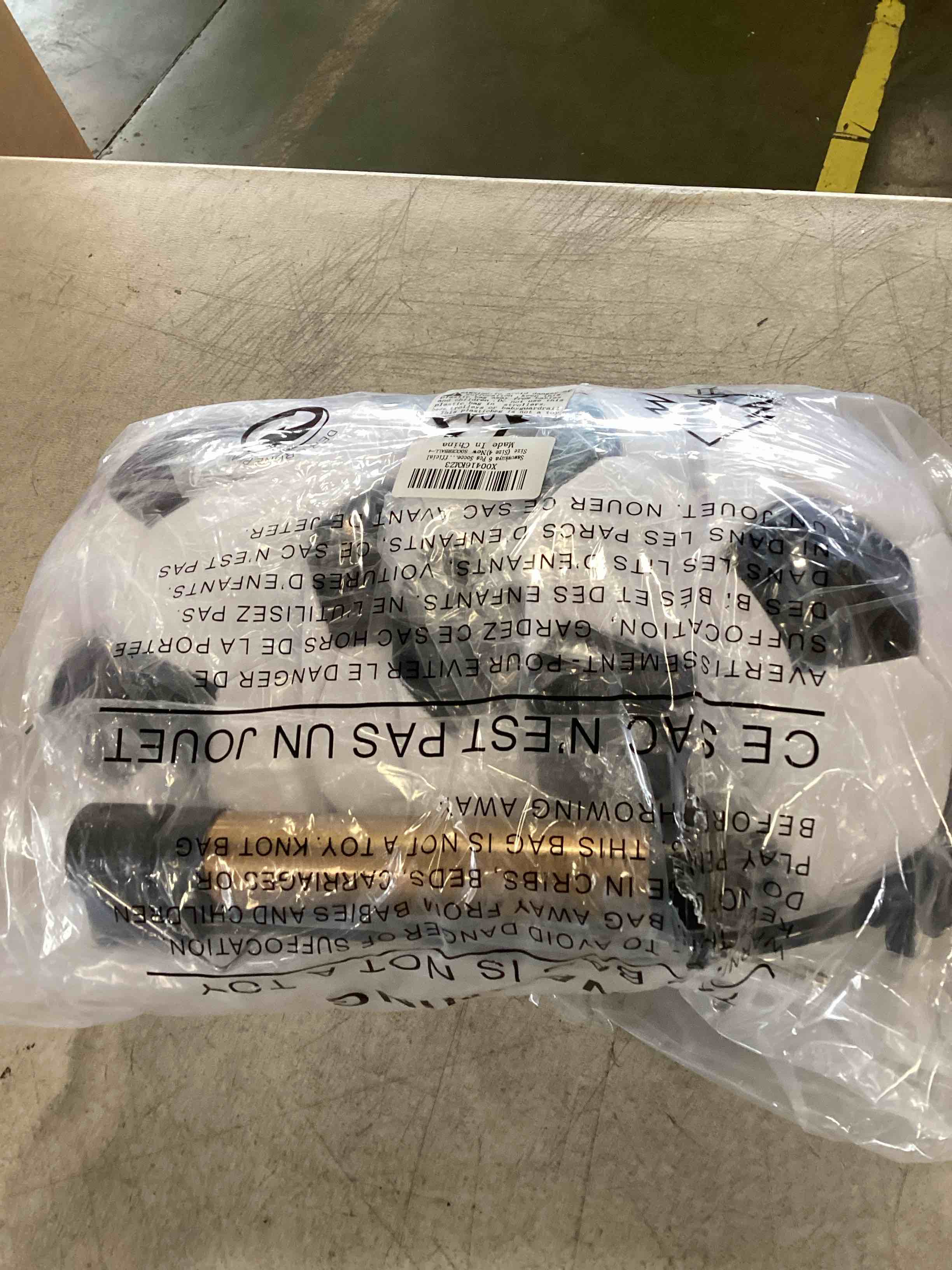 https://s3.amazonaws.com/lotting-images-prod/bidfta/TEA0302002_1727286080623.jpeg