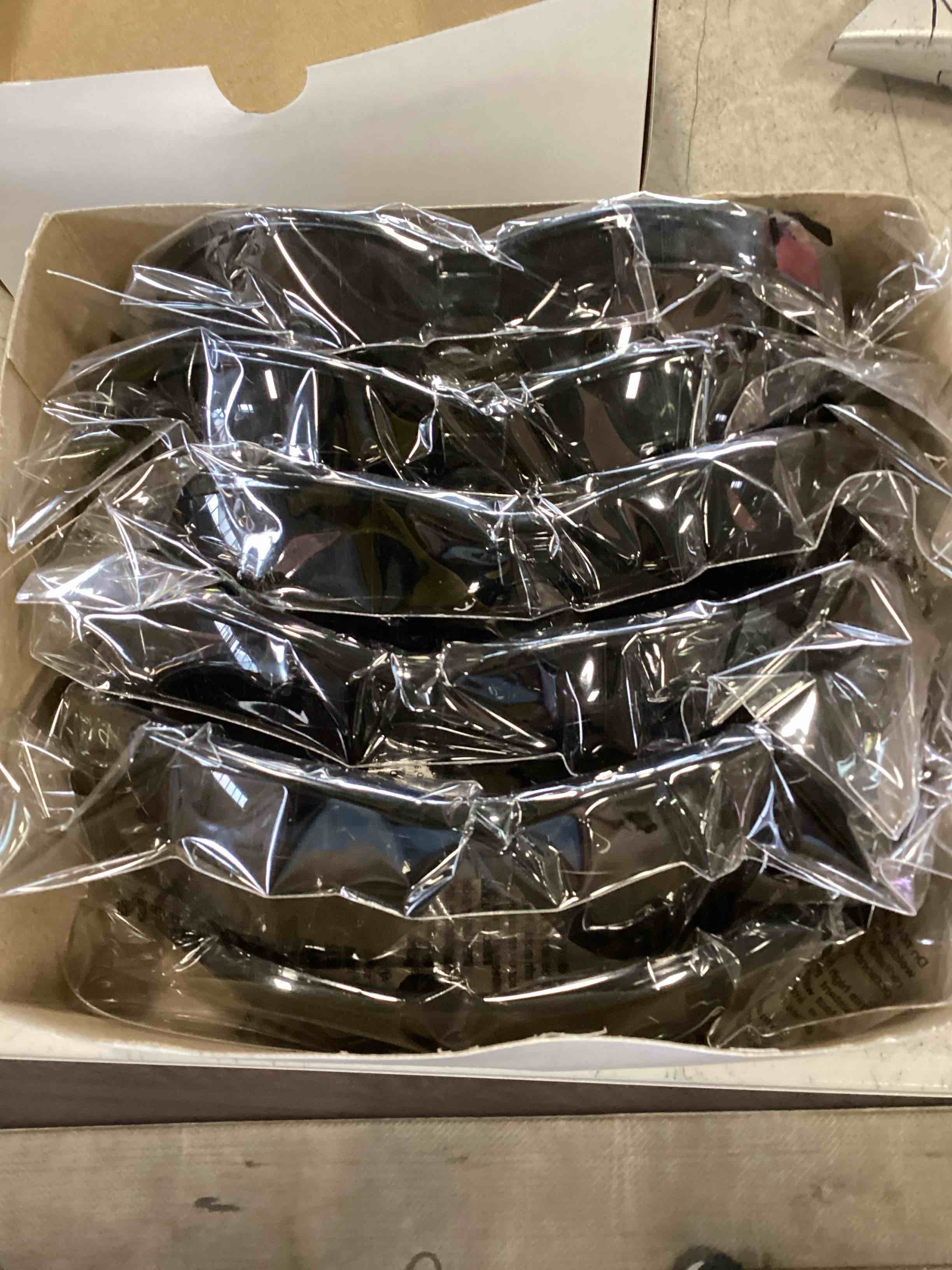 https://s3.amazonaws.com/lotting-images-prod/bidfta/TEA0302093_1727275047991.jpeg
