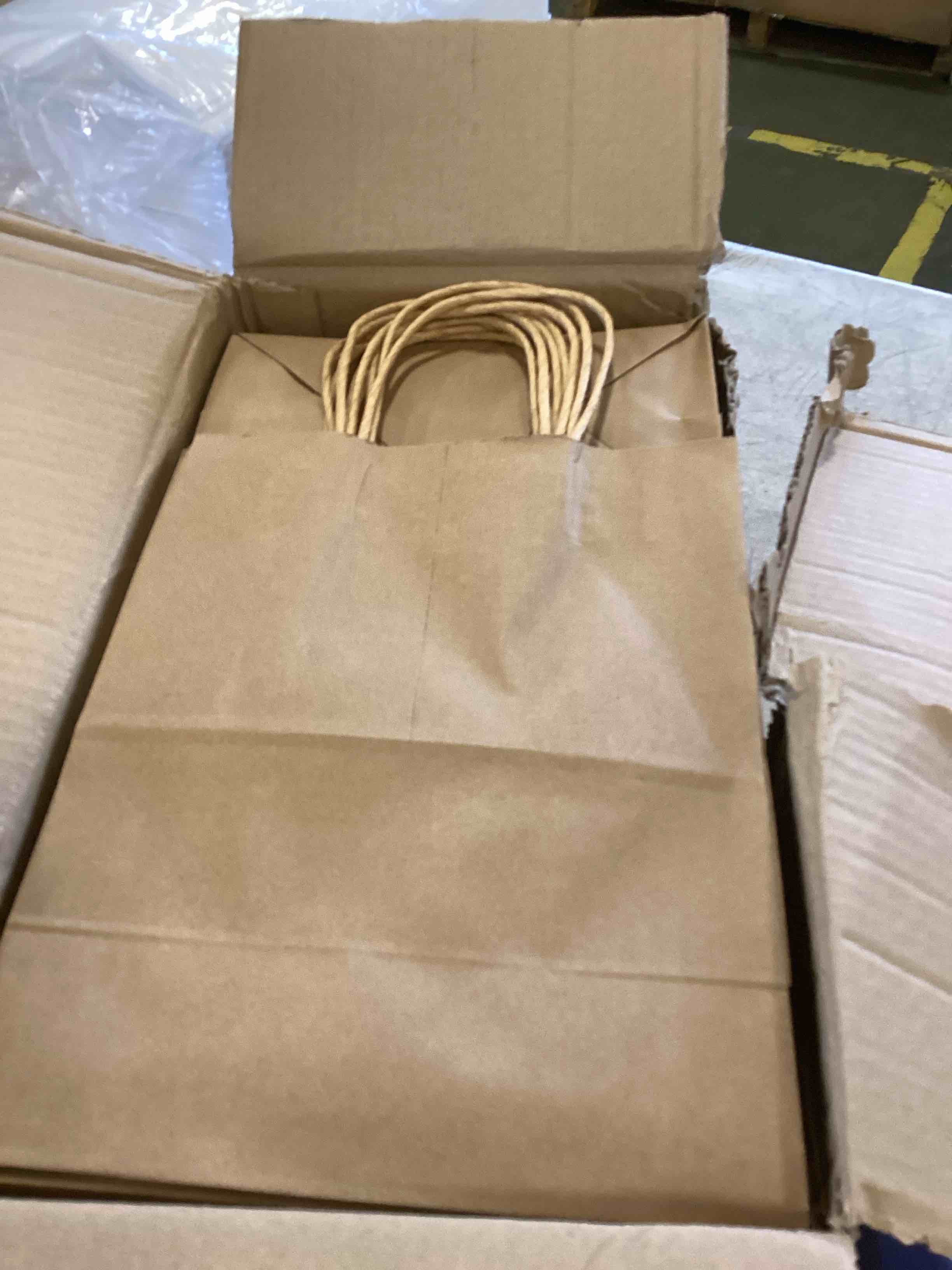 https://s3.amazonaws.com/lotting-images-prod/bidfta/TEA0302811_1726857056433.jpeg