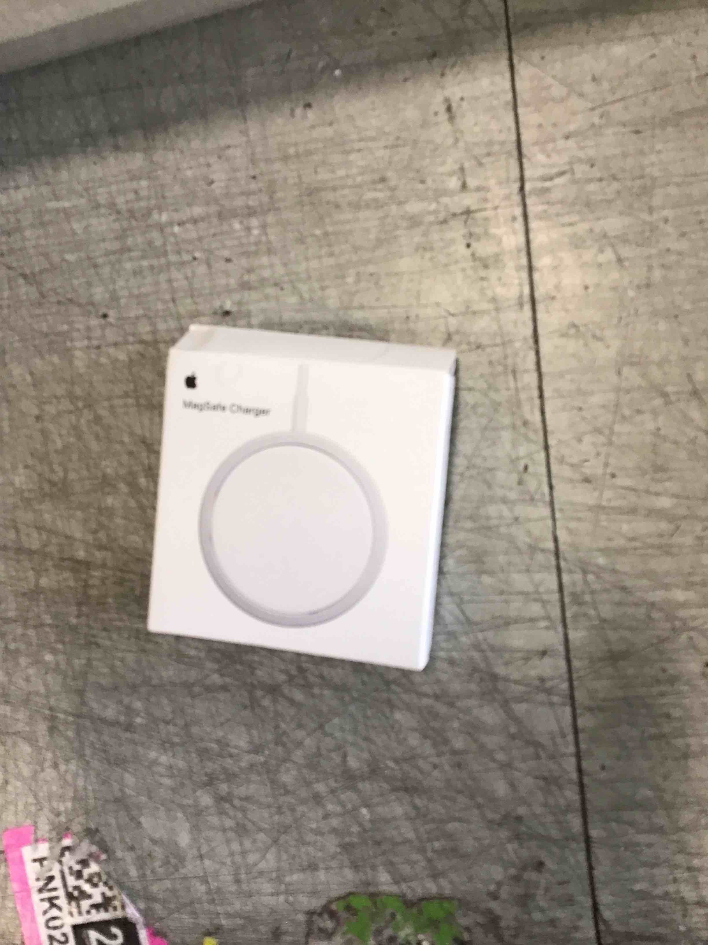 https://s3.amazonaws.com/lotting-images-prod/bidfta/TEA0306660_1727116512441.jpeg