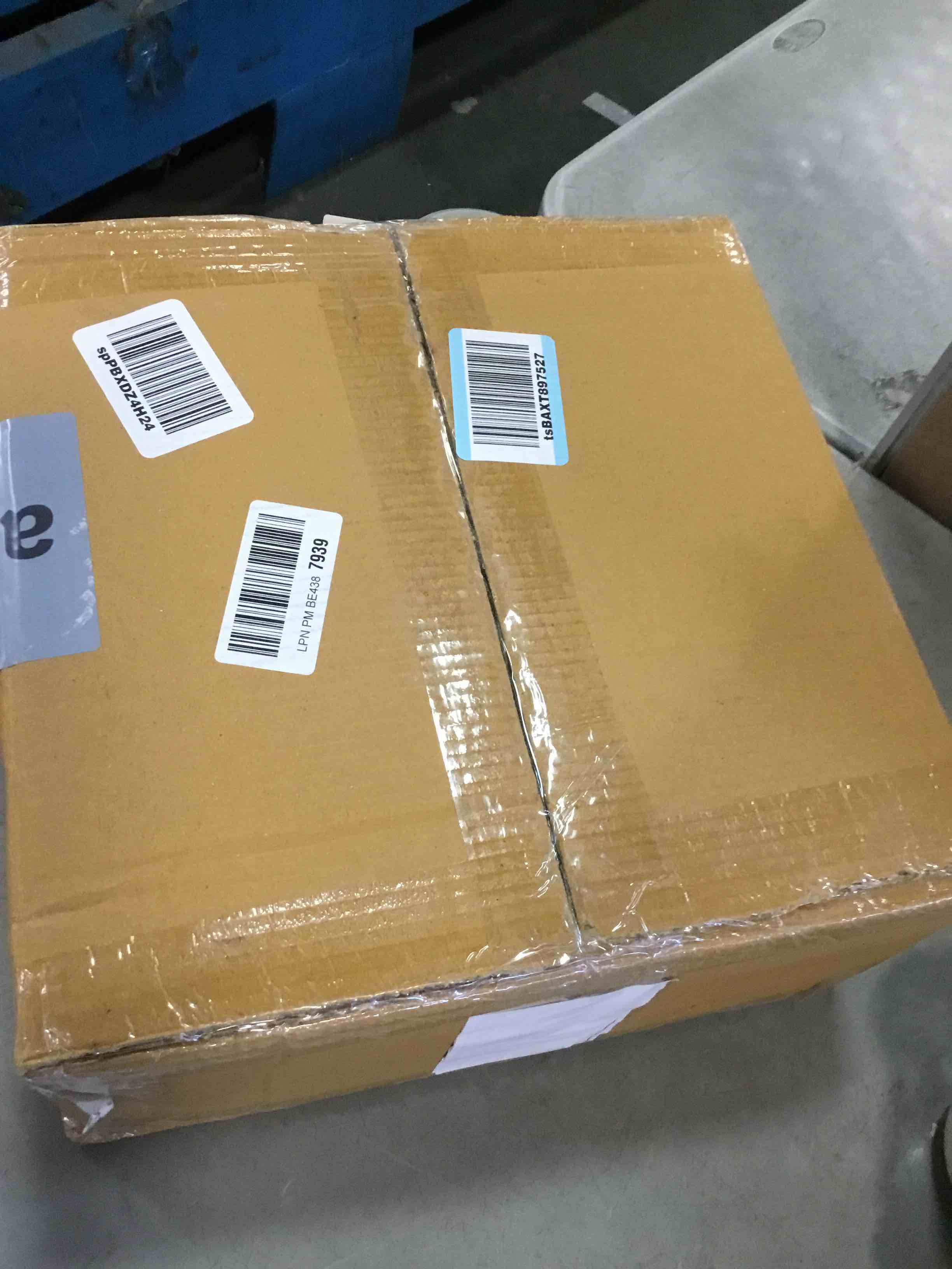 https://s3.amazonaws.com/lotting-images-prod/bidfta/TEA0312802_1728394572735.jpeg