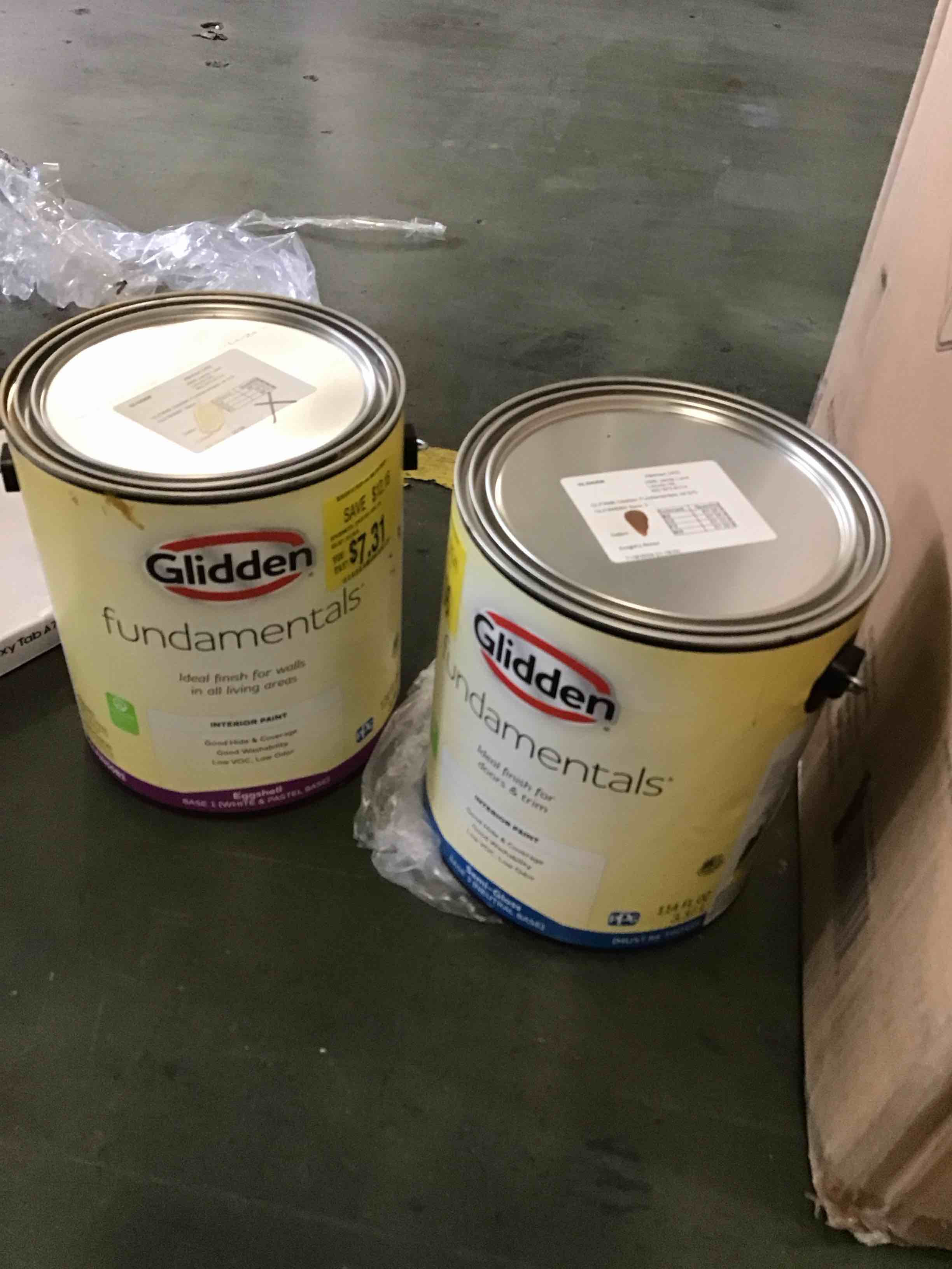 assortment of paint varying in different colors 