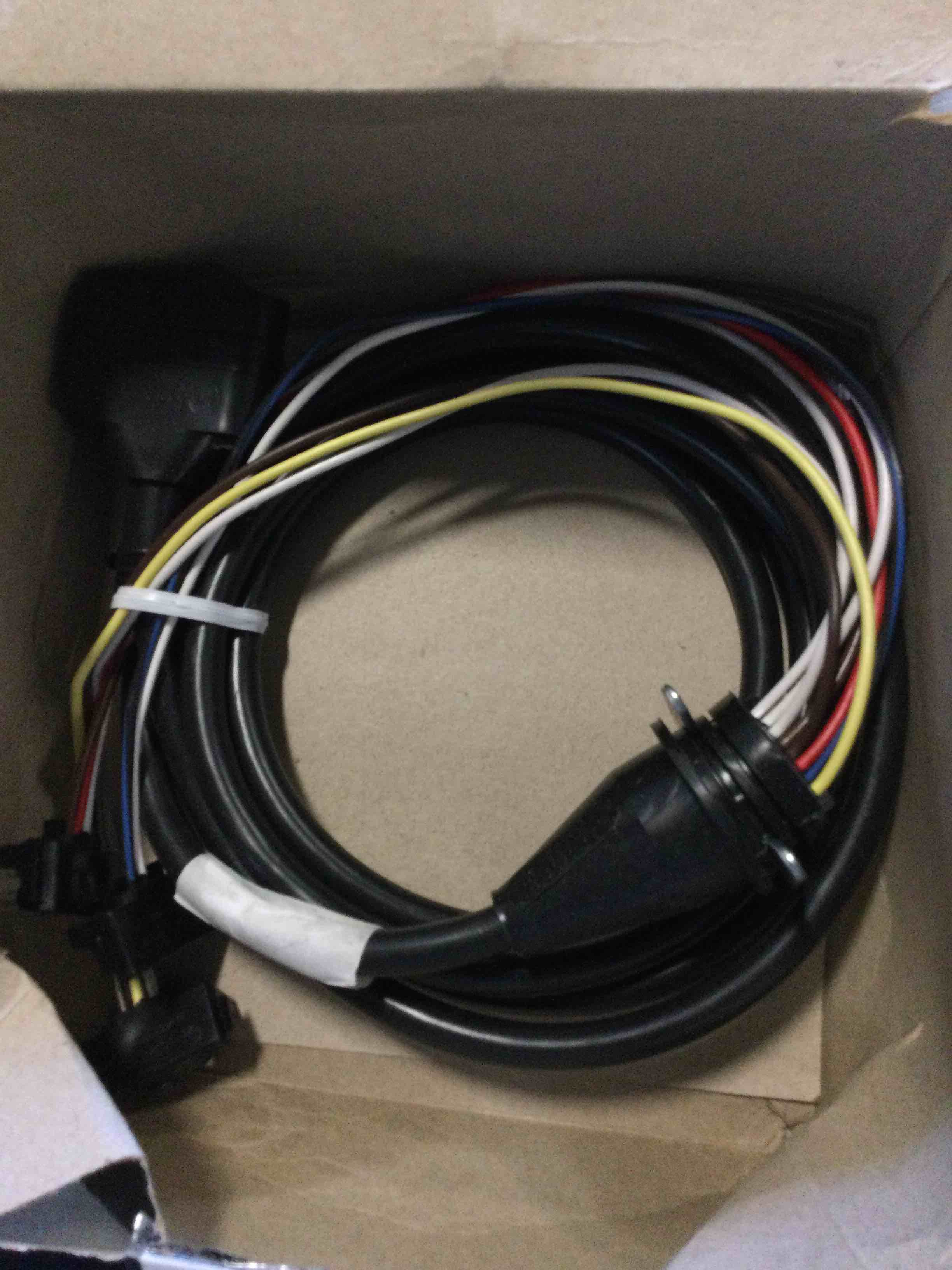 https://s3.amazonaws.com/lotting-images-prod/bidfta/TEA0320652_1728660509754.jpeg
