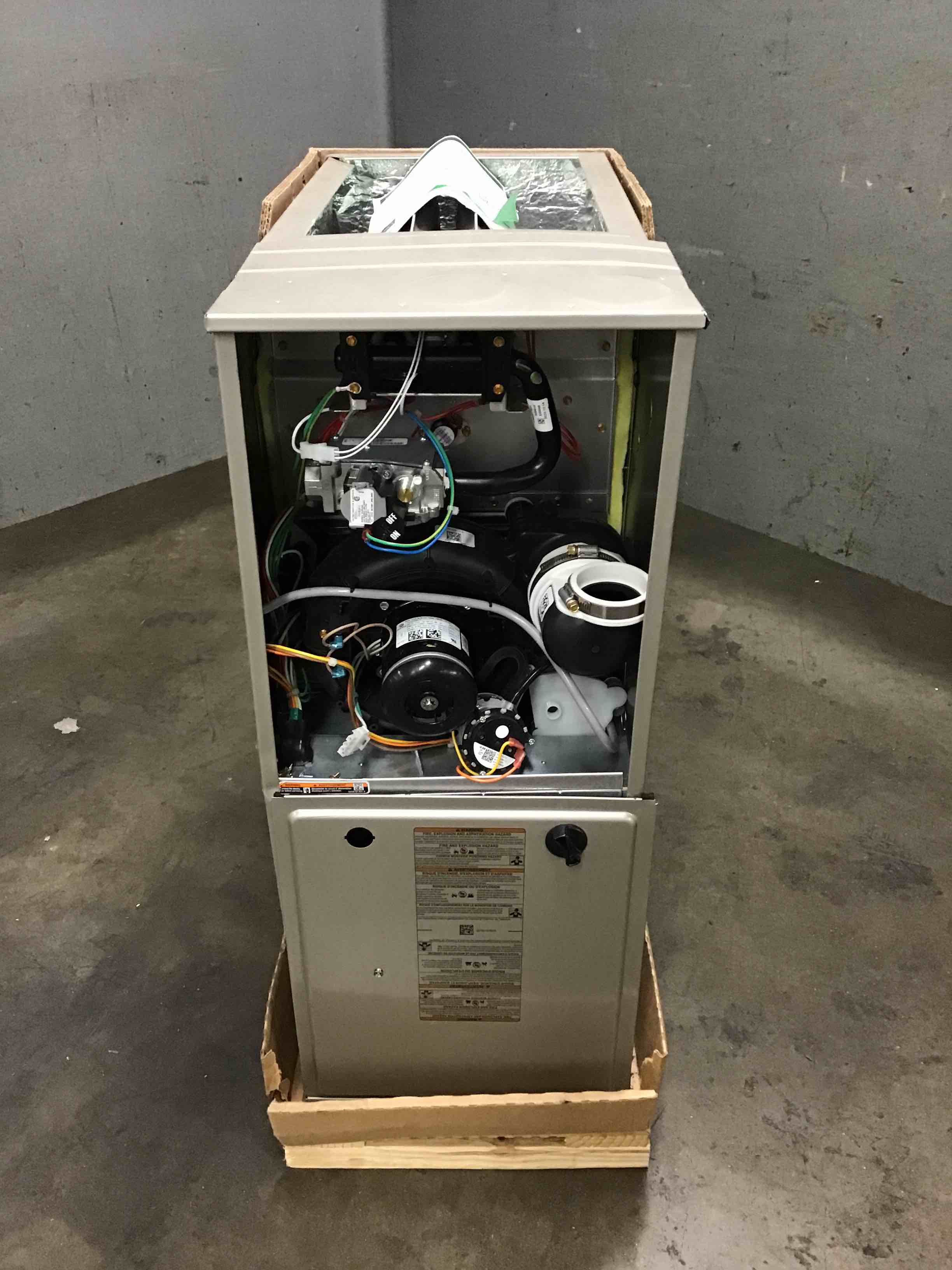2023 Carrier Single-Stage High Efficiency 4-Way Multipoise 35 Inch Condensing Gas Furnace 