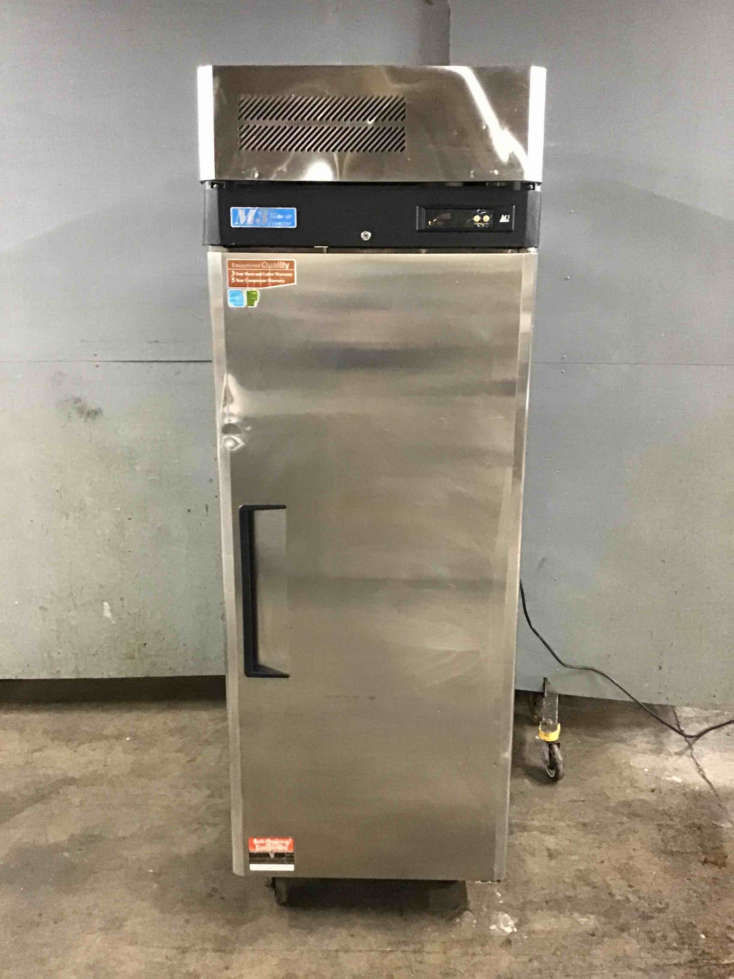 https://s3.amazonaws.com/lotting-images-prod/bidfta/TEA0325849_1740170148458.jpeg
