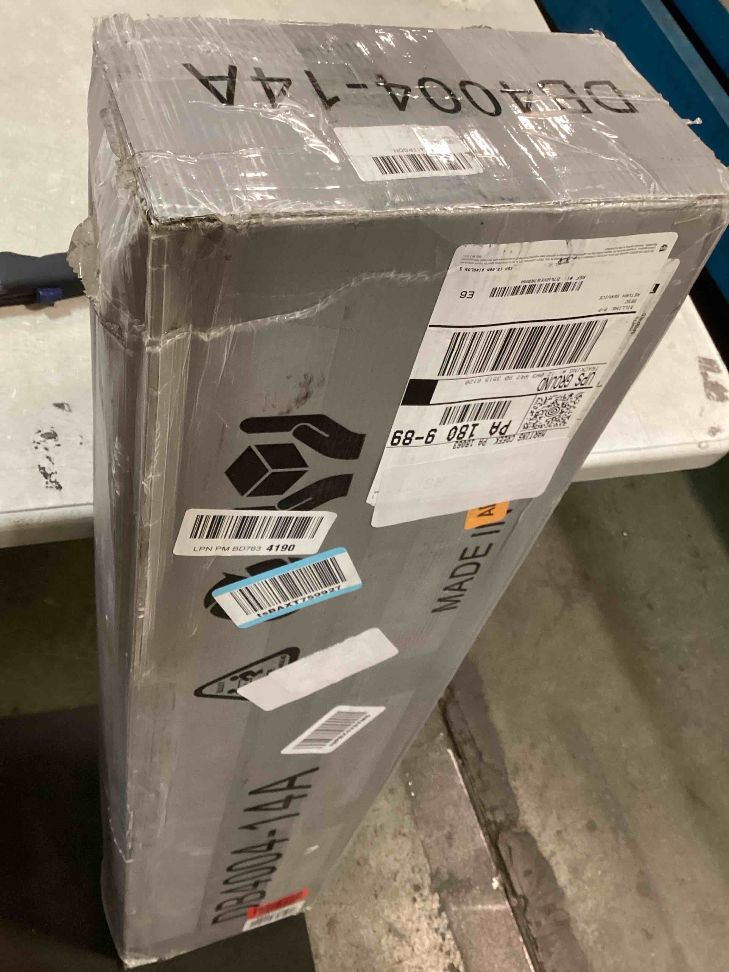 https://s3.amazonaws.com/lotting-images-prod/bidfta/TEA0330143_1728559598452.jpeg
