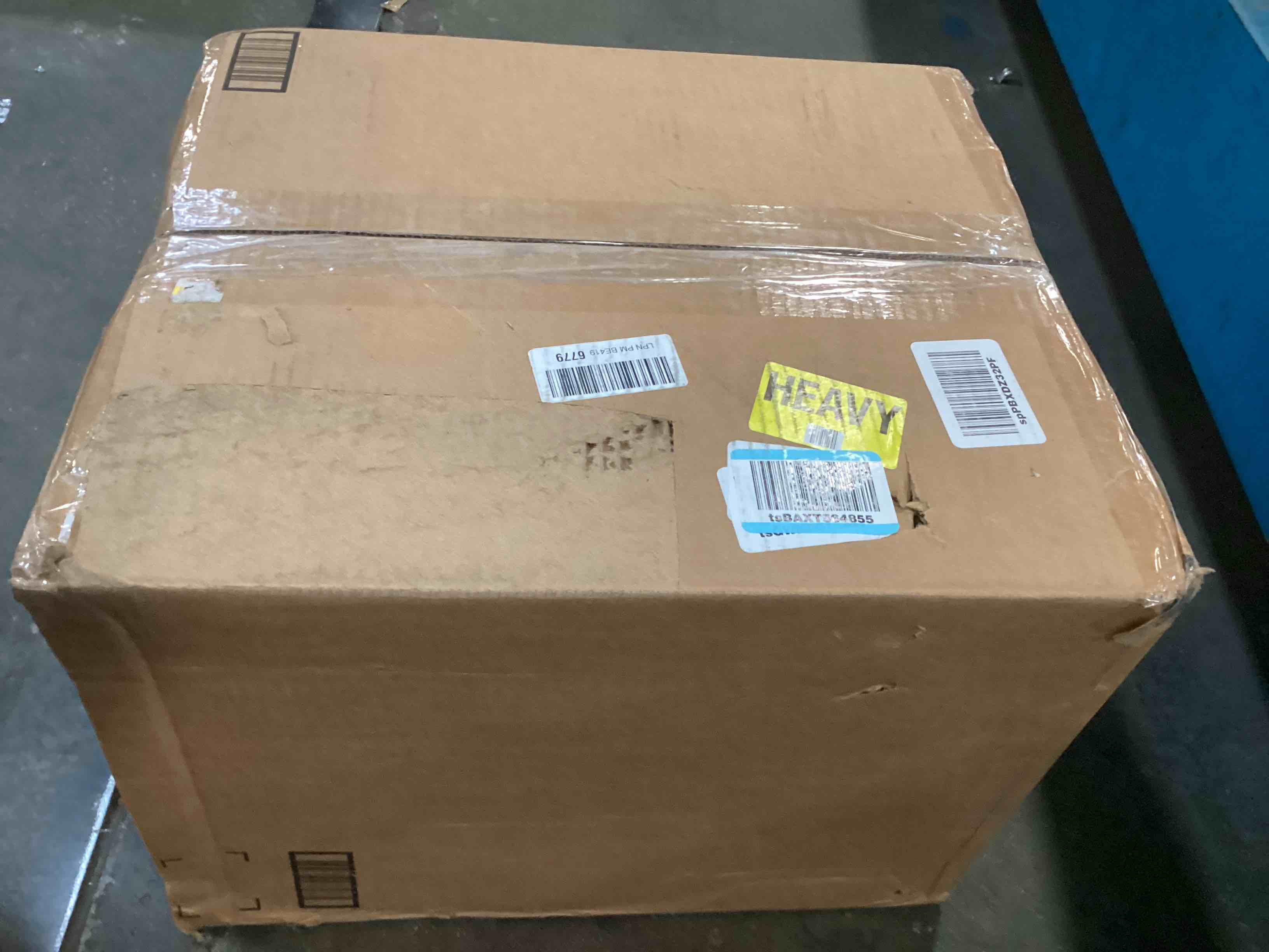 https://s3.amazonaws.com/lotting-images-prod/bidfta/TEA0330234_1728496446115.jpeg