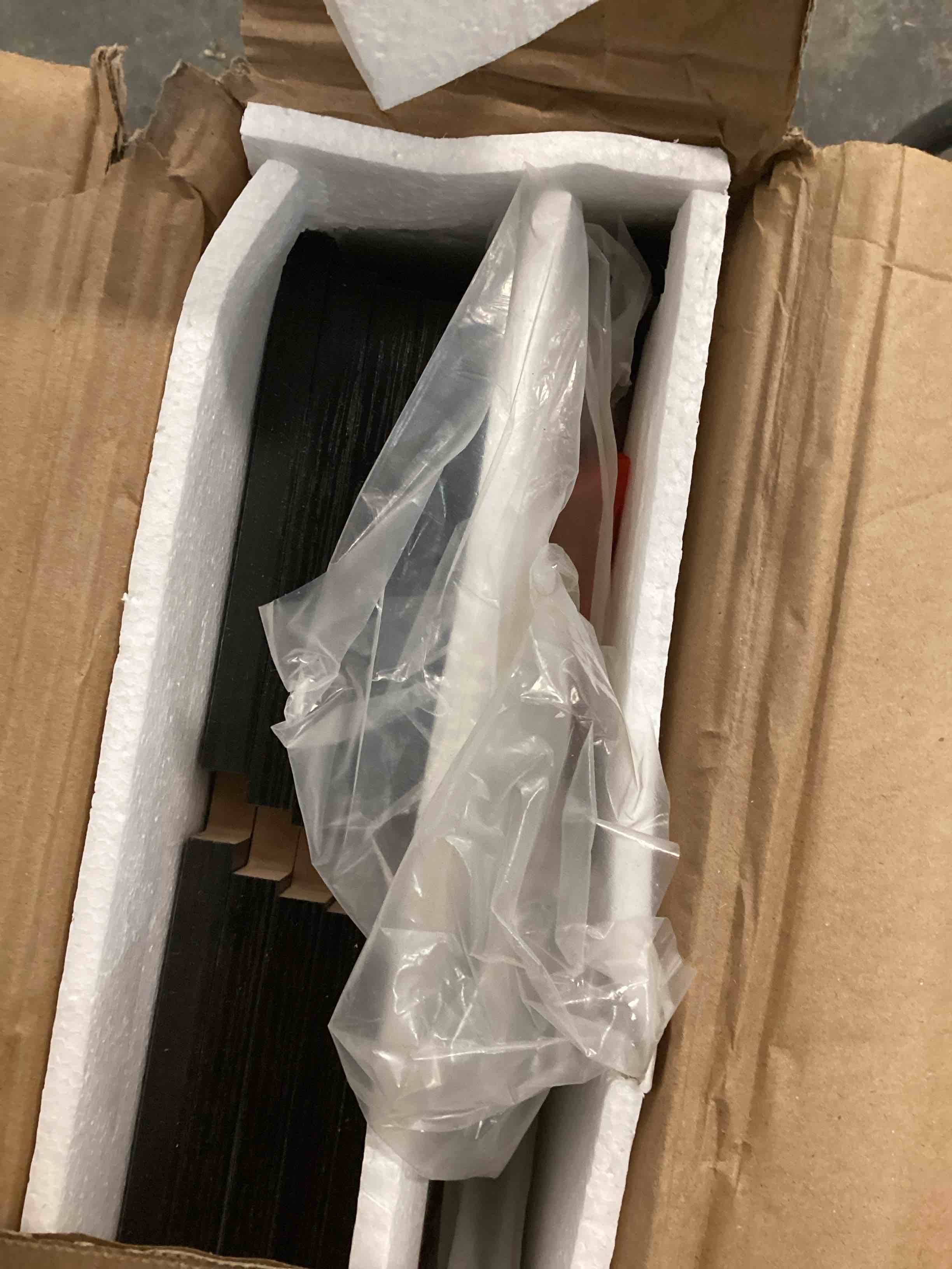 https://s3.amazonaws.com/lotting-images-prod/bidfta/TEA0330383_1728476774994.jpeg