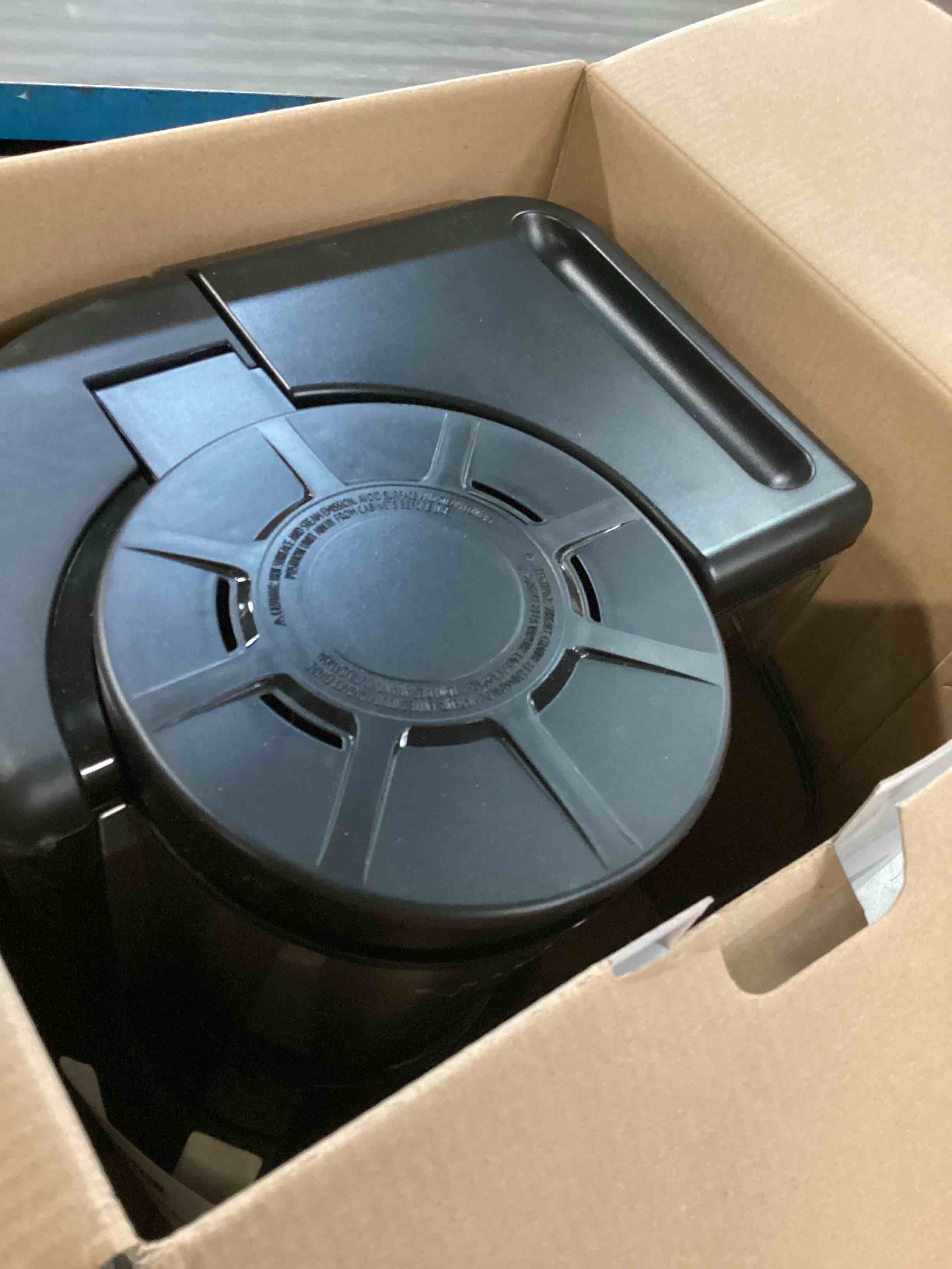 https://s3.amazonaws.com/lotting-images-prod/bidfta/TEA0330649_1728391246130.jpeg