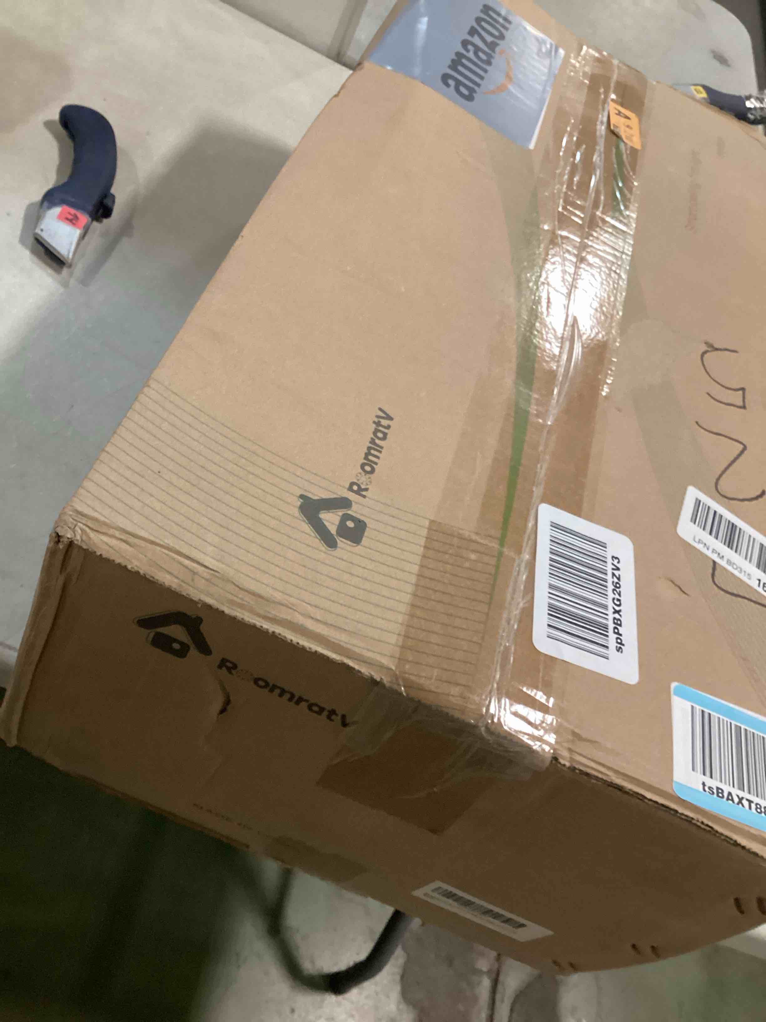 https://s3.amazonaws.com/lotting-images-prod/bidfta/TEA0331012_1728299432482.jpeg