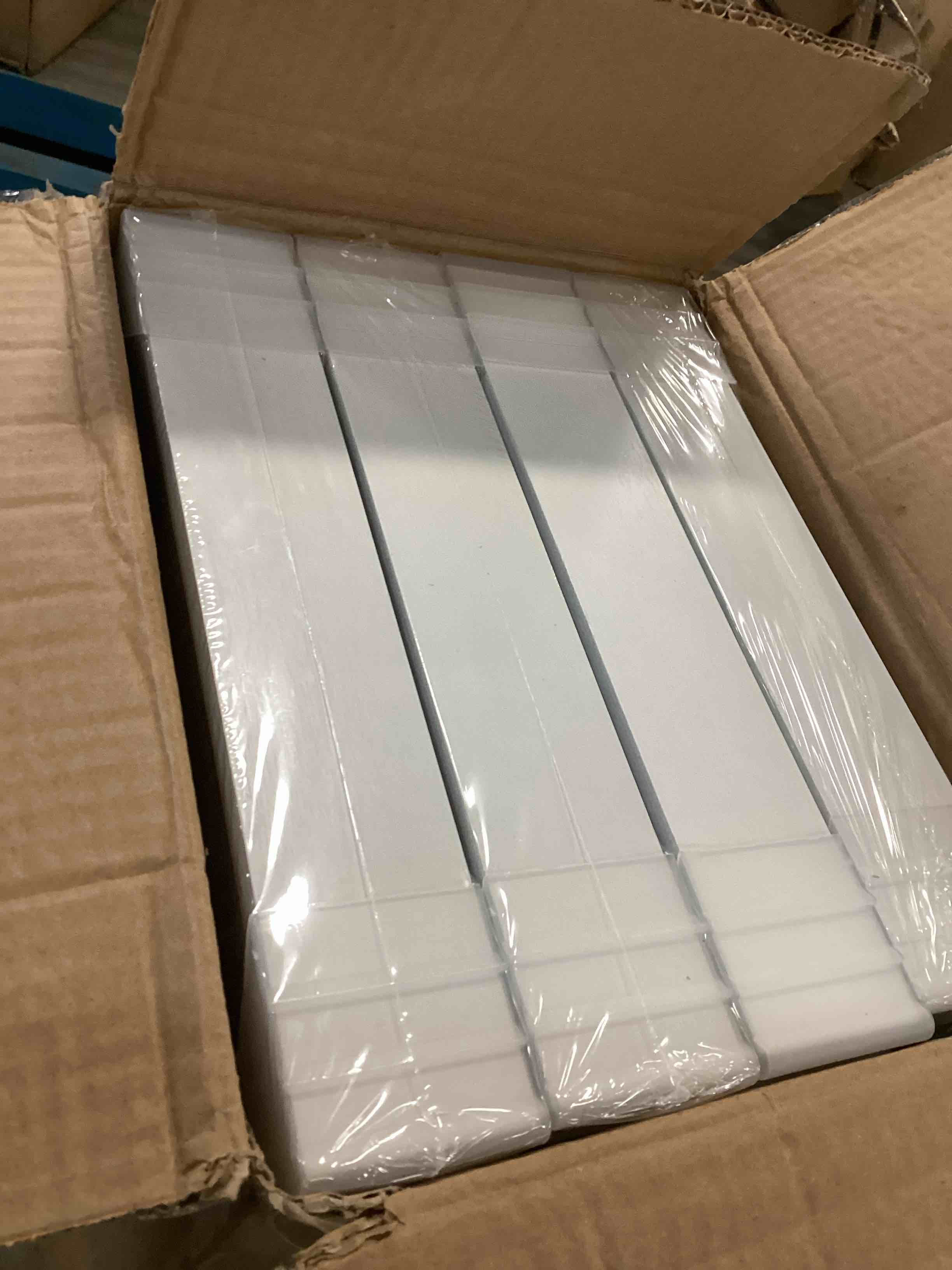 https://s3.amazonaws.com/lotting-images-prod/bidfta/TEA0331027_1728144614469.jpeg