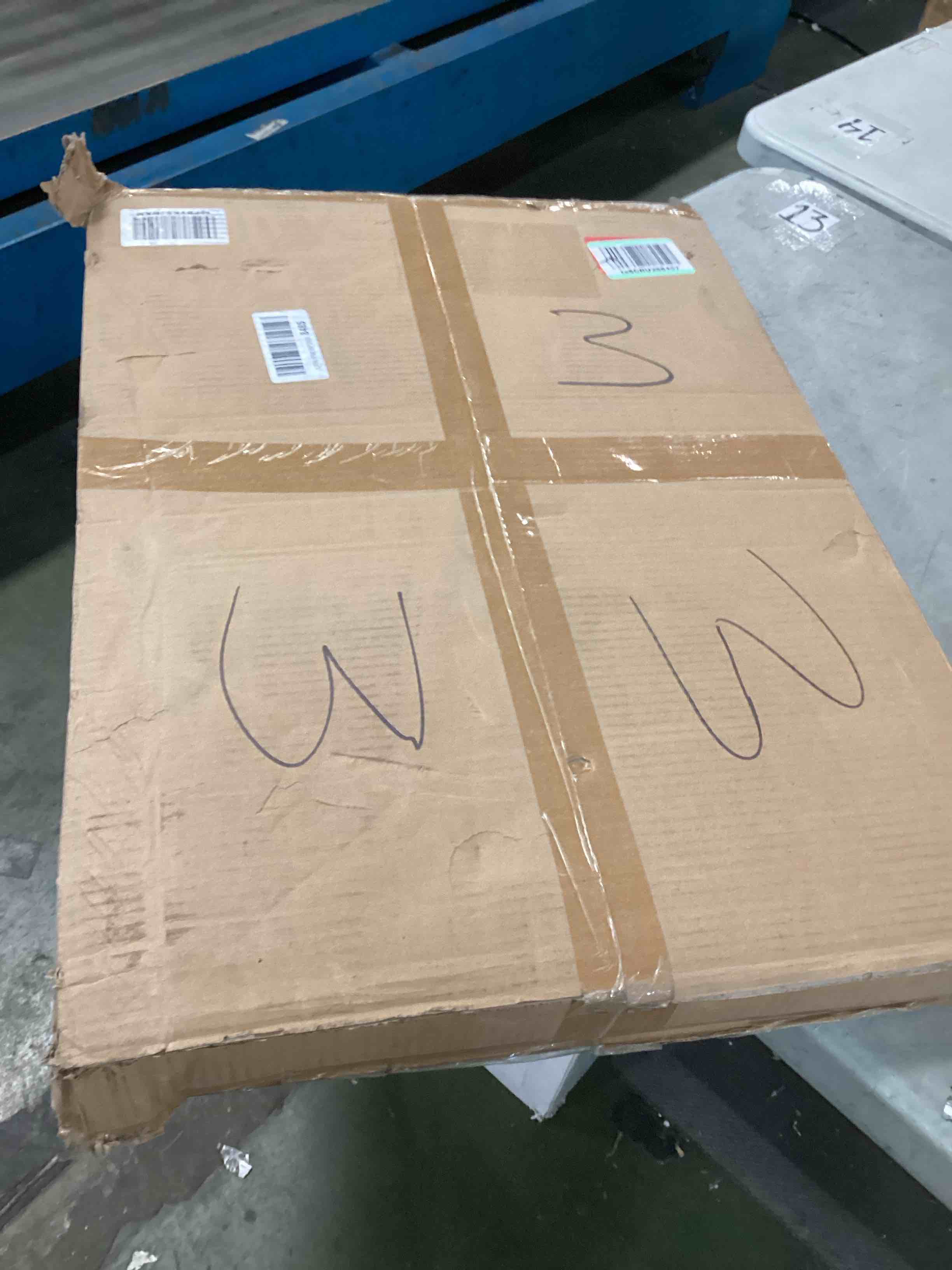 https://s3.amazonaws.com/lotting-images-prod/bidfta/TEA0331305_1728057673006.jpeg