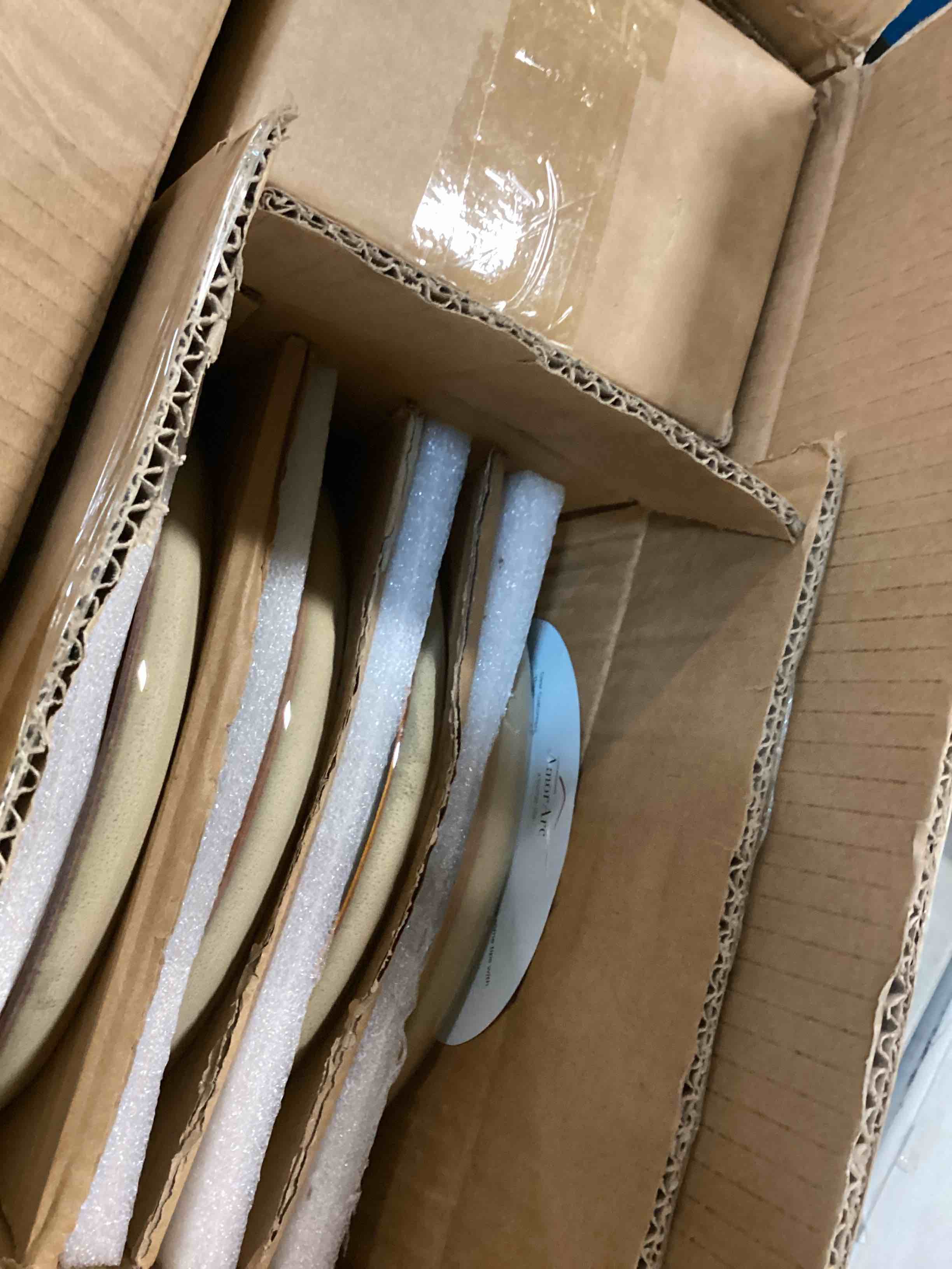 https://s3.amazonaws.com/lotting-images-prod/bidfta/TEA0332839_1728391982247.jpeg