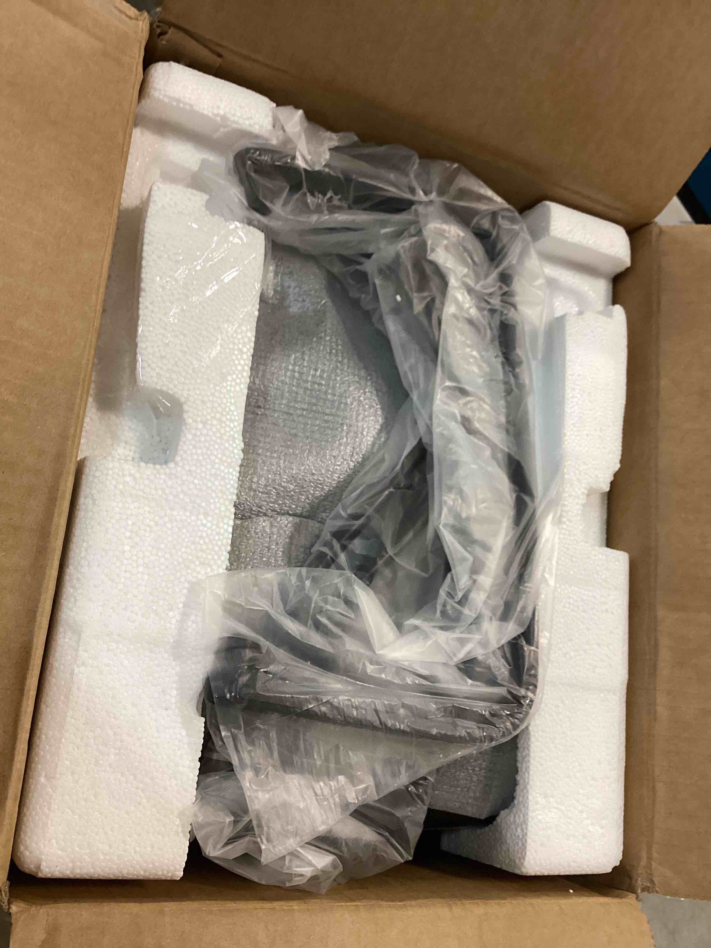 https://s3.amazonaws.com/lotting-images-prod/bidfta/TEA0332840_1728391914165.jpeg