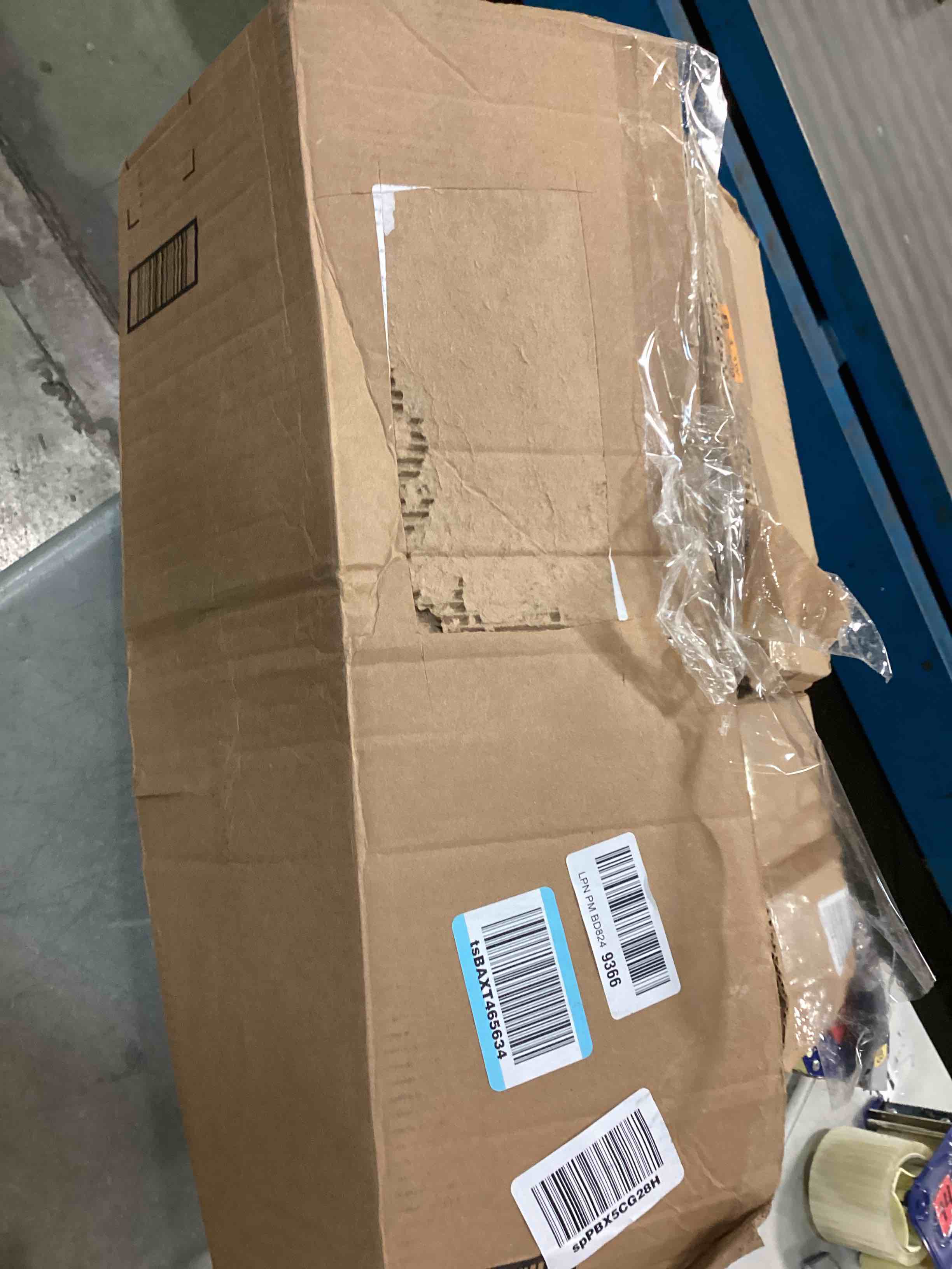 https://s3.amazonaws.com/lotting-images-prod/bidfta/TEA0332903_1728385509264.jpeg