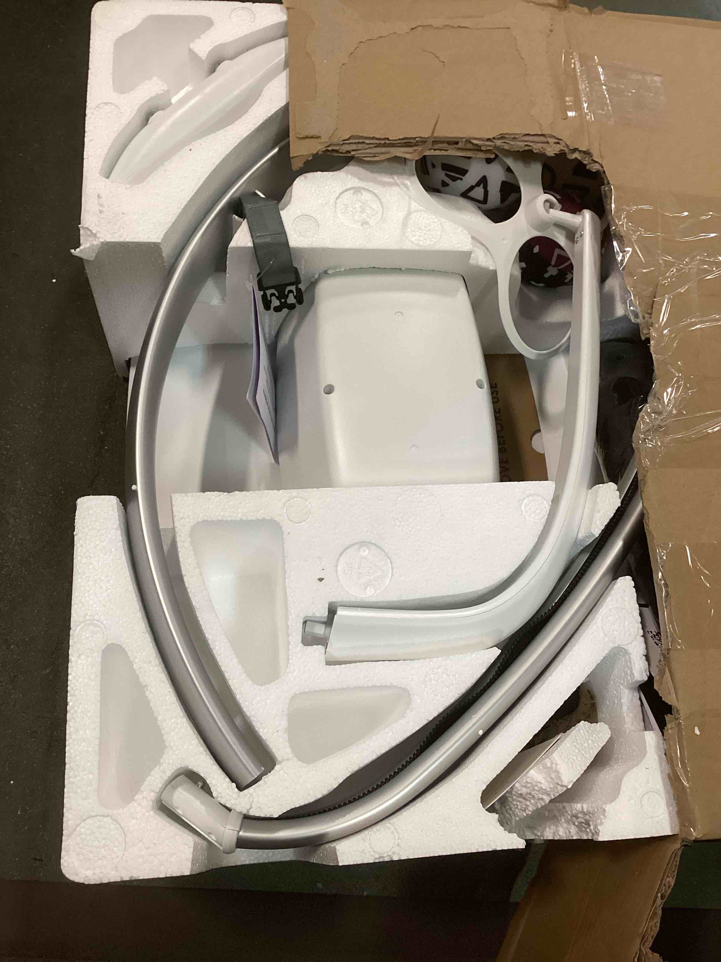 https://s3.amazonaws.com/lotting-images-prod/bidfta/TEA0334258_1728697418326.jpeg