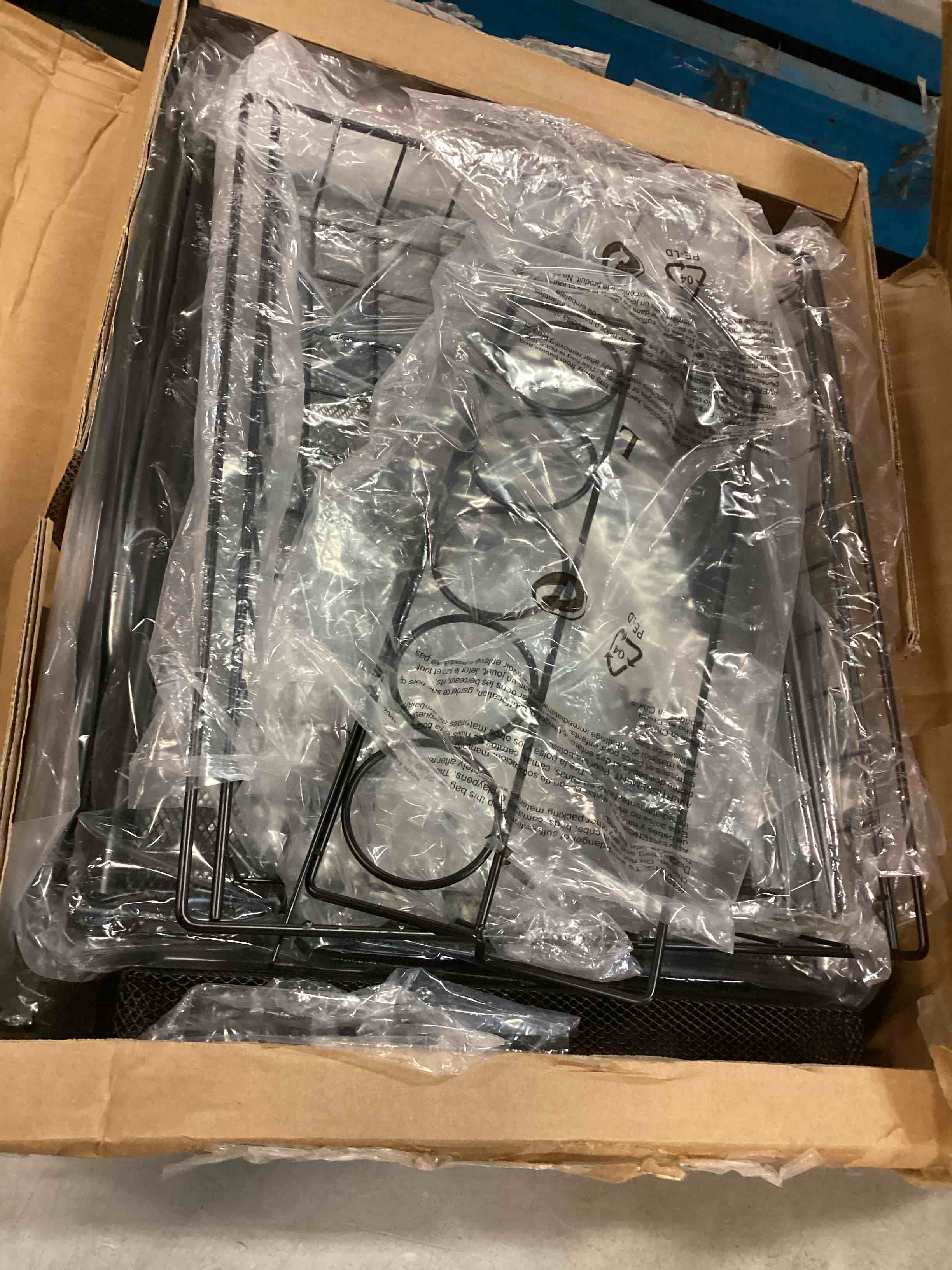 https://s3.amazonaws.com/lotting-images-prod/bidfta/TEA0334451_1728611218035.jpeg