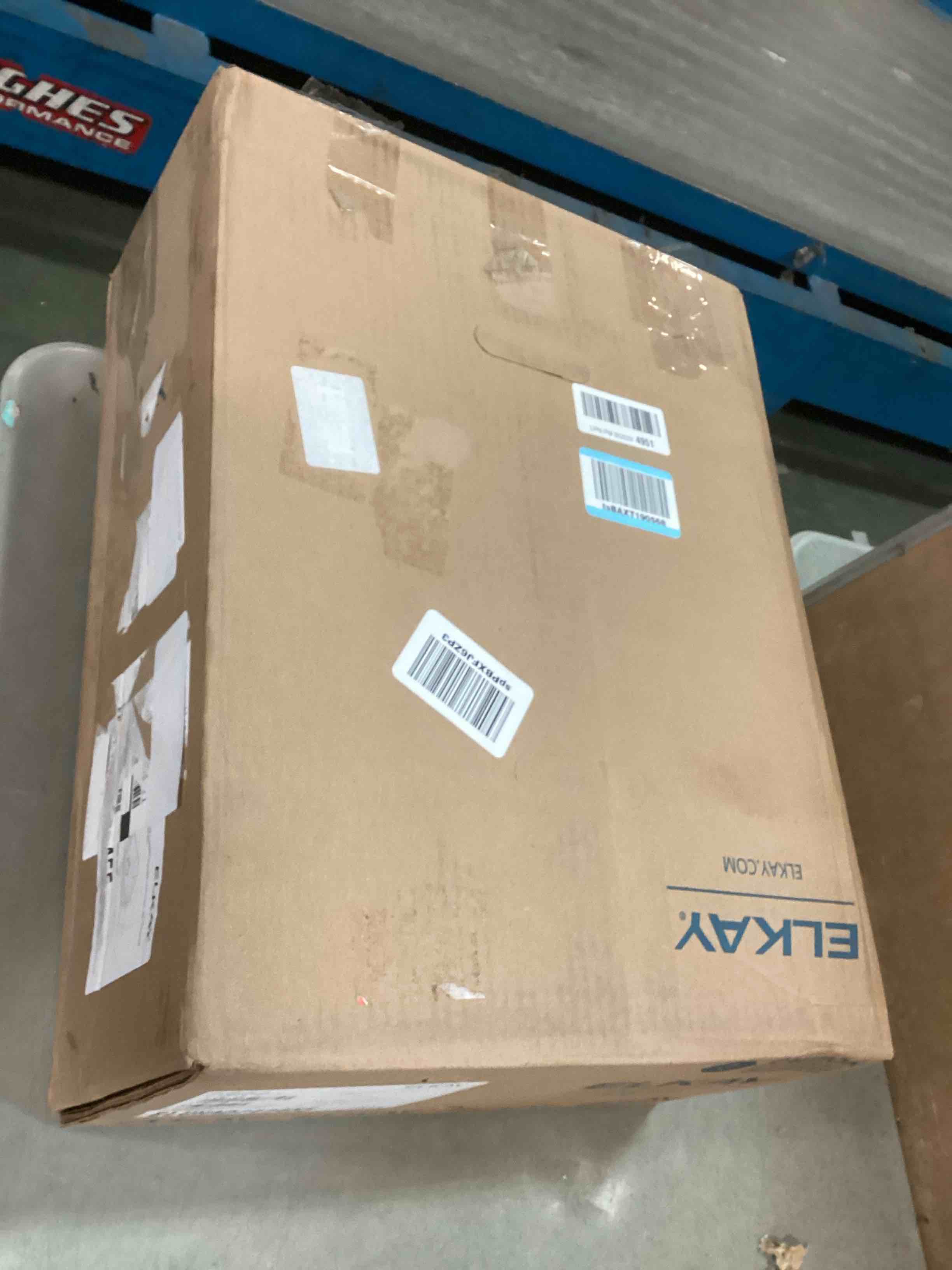 https://s3.amazonaws.com/lotting-images-prod/bidfta/TEA0334936_1728431803430.jpeg