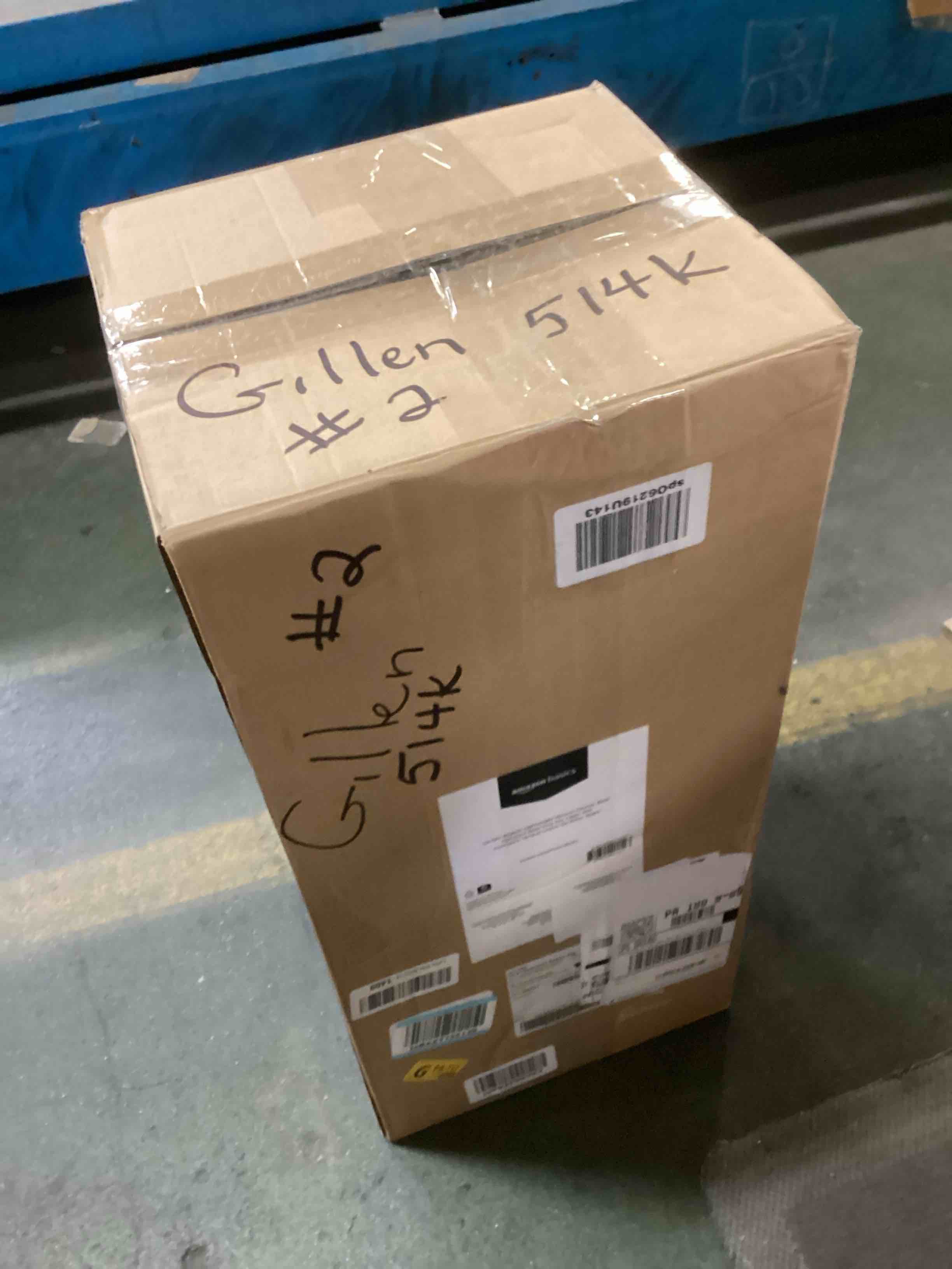 Amazon Basics Upright Bagless Lightweight Vacuum Cleaner, Black and White