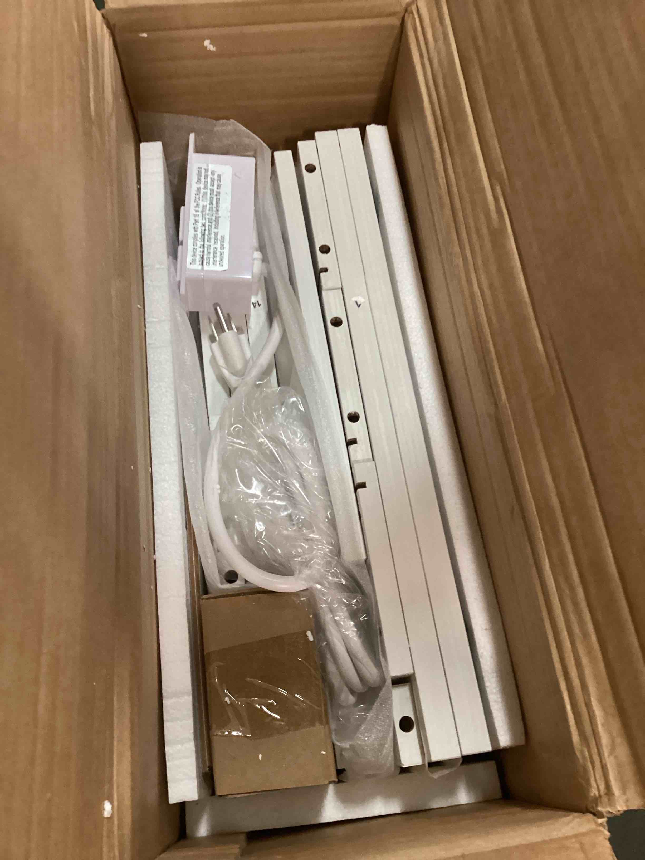 https://s3.amazonaws.com/lotting-images-prod/bidfta/TEA0335313_1728134934580.jpeg