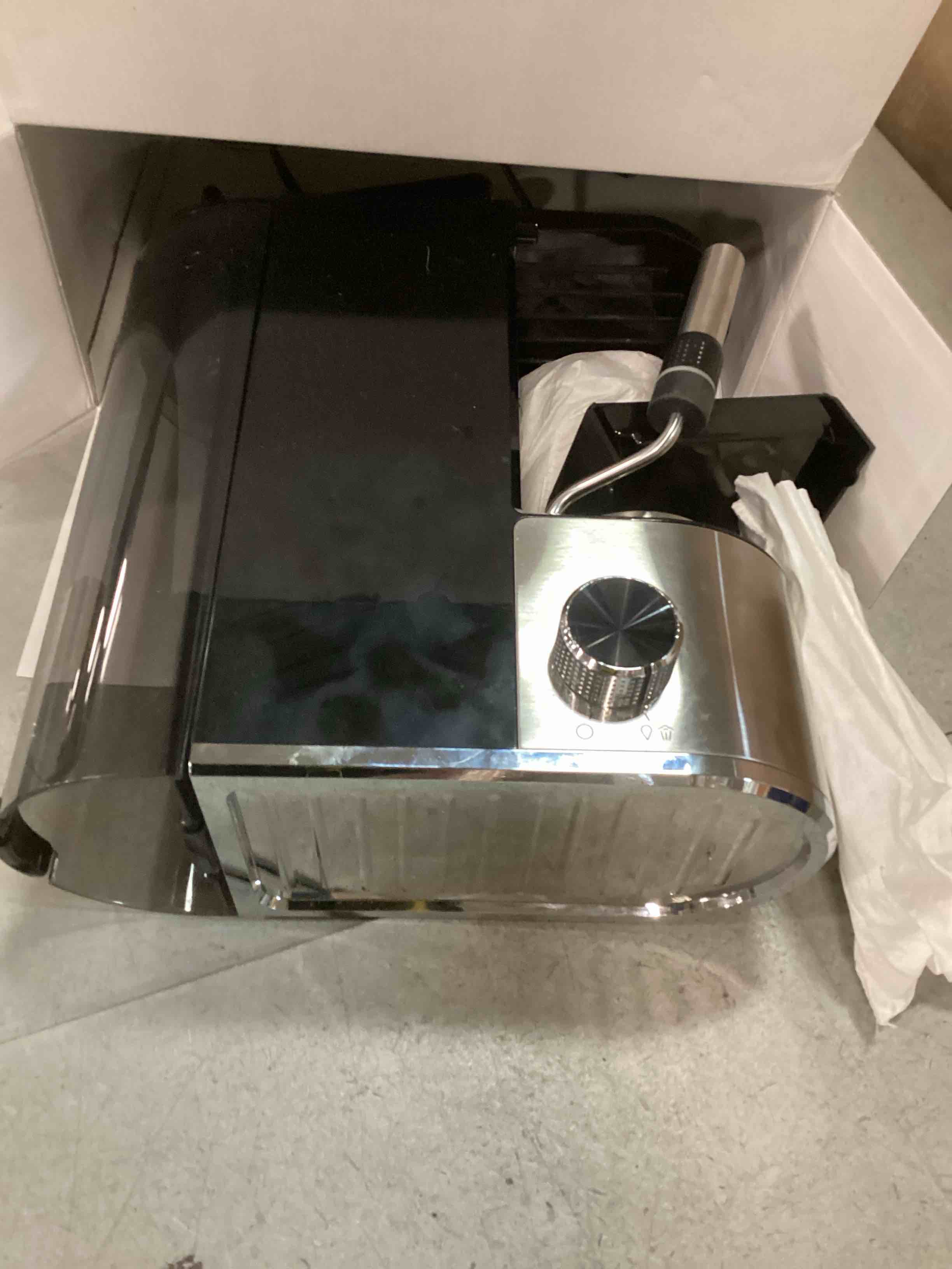 https://s3.amazonaws.com/lotting-images-prod/bidfta/TEA0335942_1727914799583.jpeg
