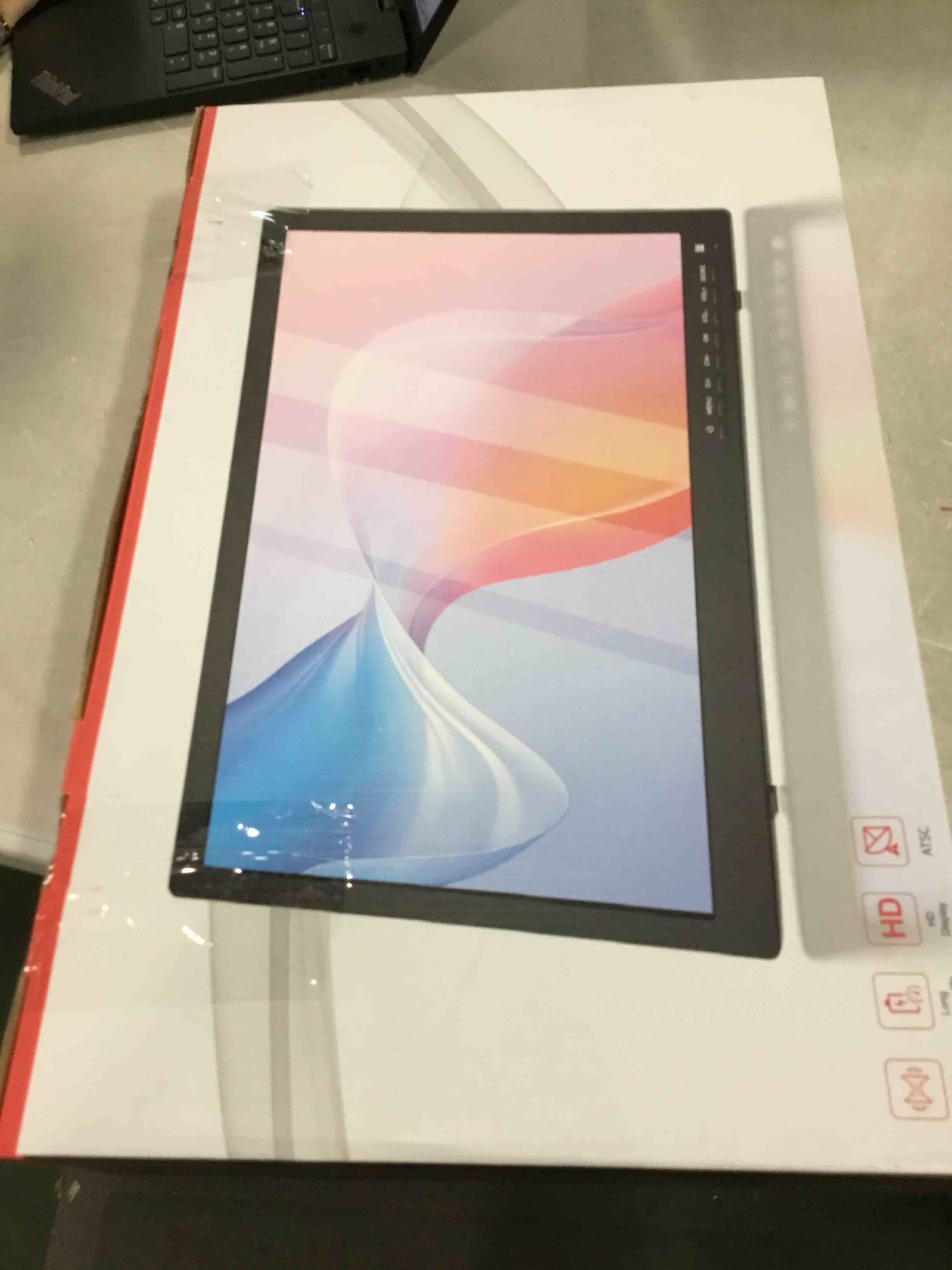 https://s3.amazonaws.com/lotting-images-prod/bidfta/TEA0337526_1728135016363.jpeg
