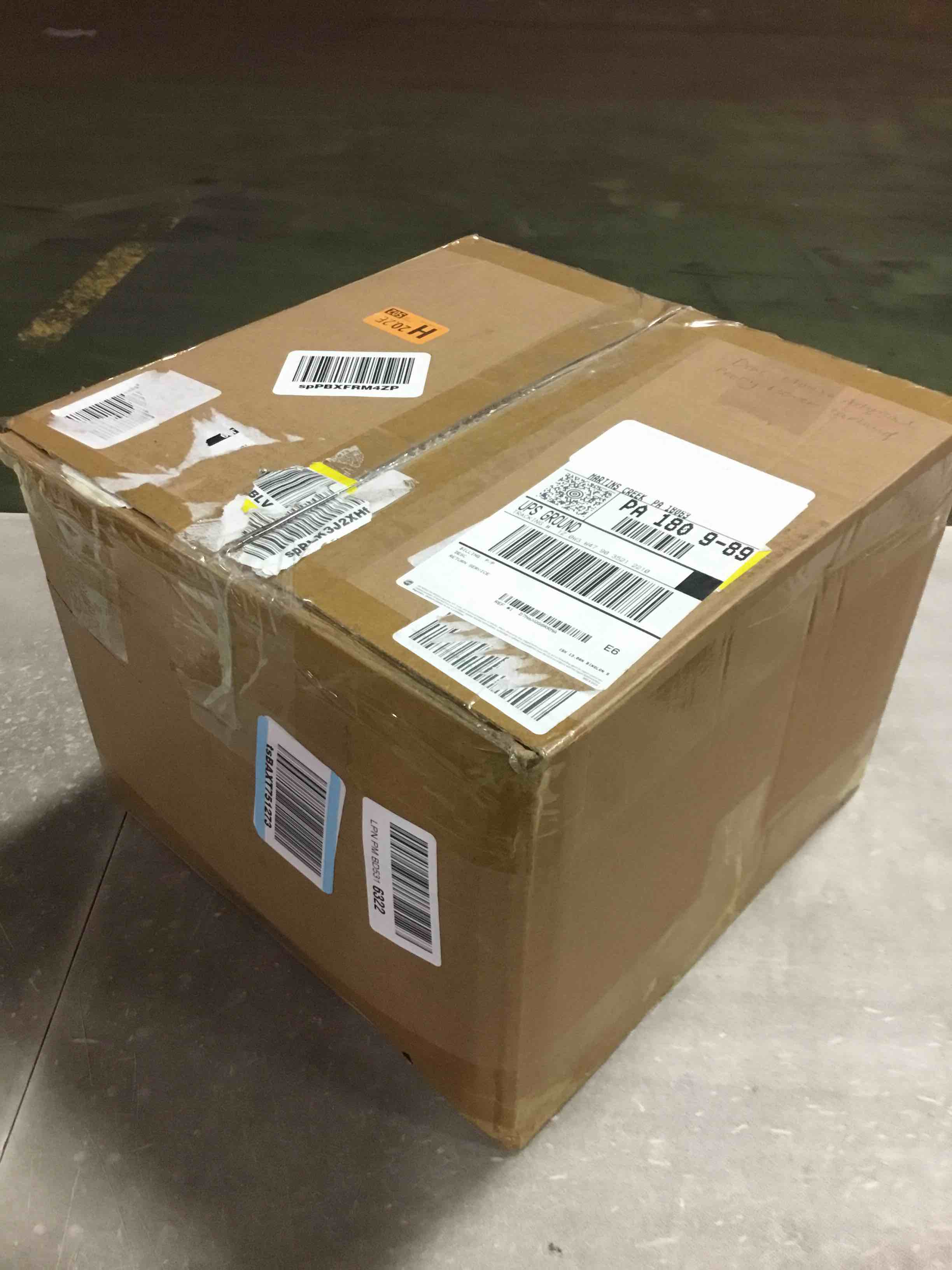 https://s3.amazonaws.com/lotting-images-prod/bidfta/TEA0338054_1728731933302.jpeg