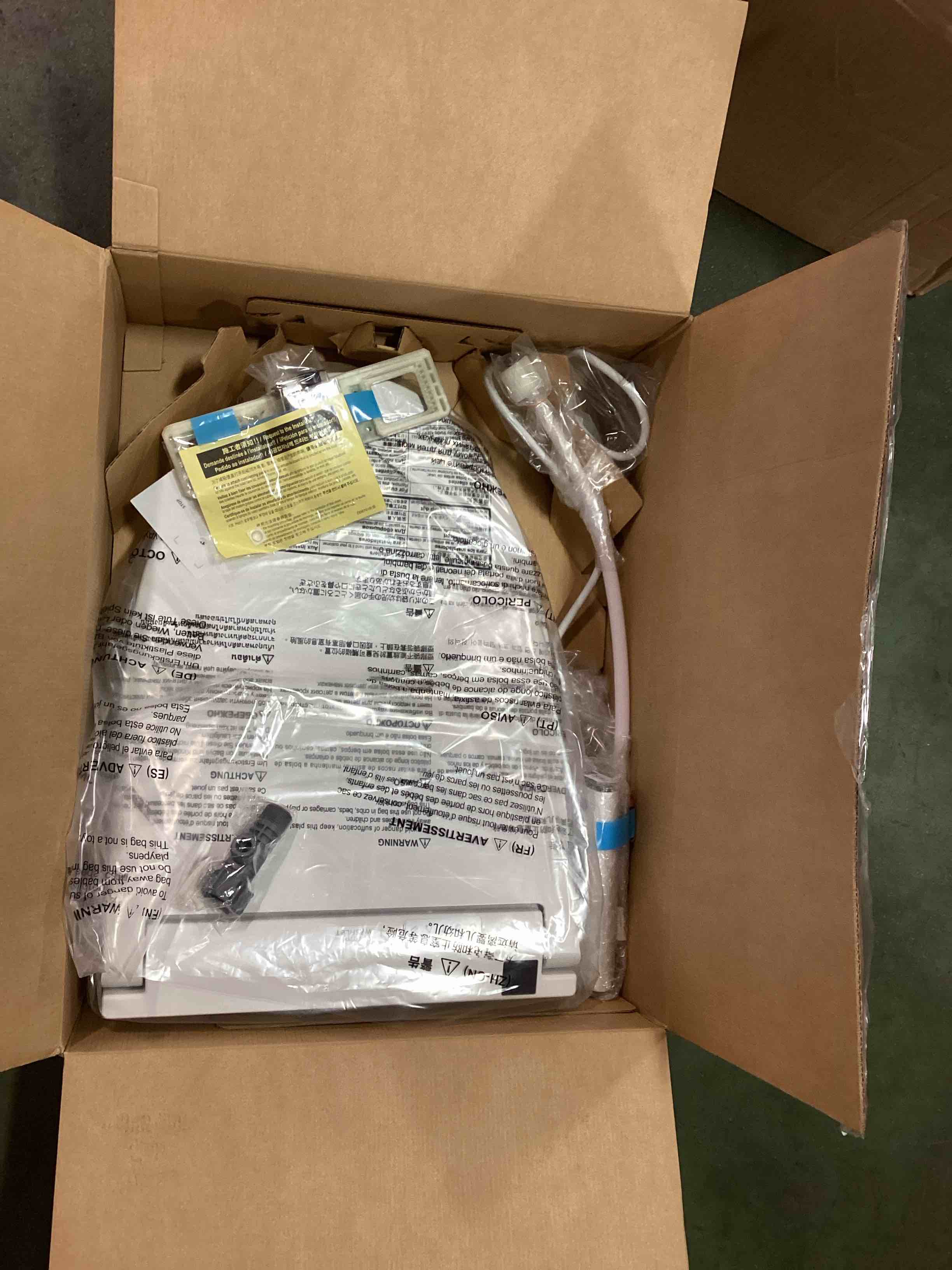 https://s3.amazonaws.com/lotting-images-prod/bidfta/TEA0338568_1728313515109.jpeg