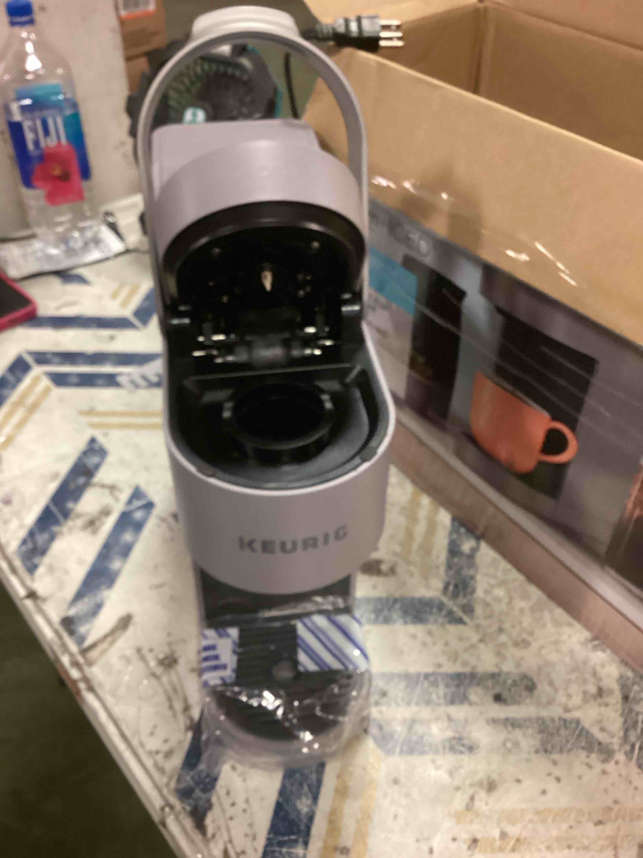 https://s3.amazonaws.com/lotting-images-prod/bidfta/TEA0339412_1727955186423.jpeg