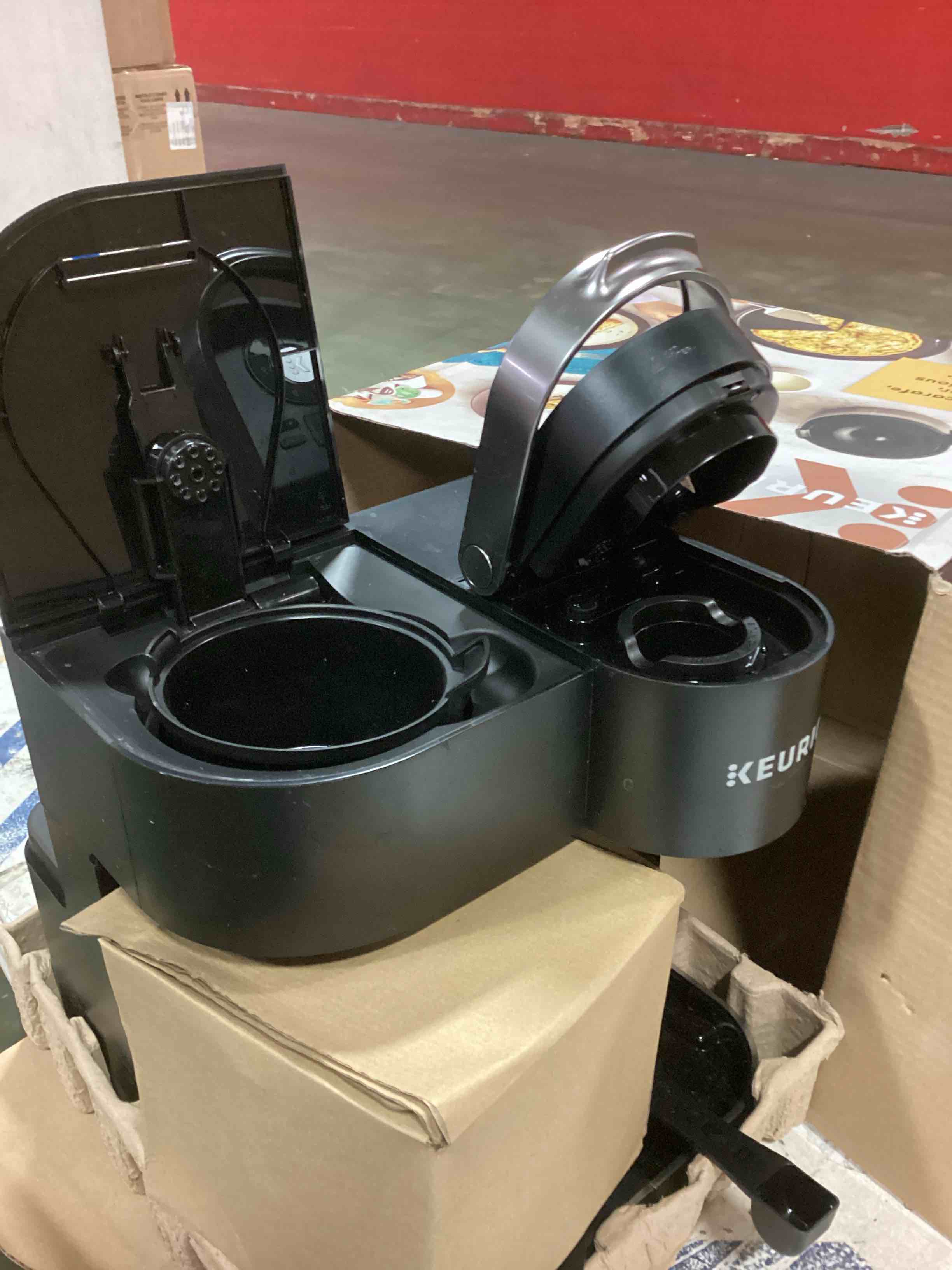 https://s3.amazonaws.com/lotting-images-prod/bidfta/TEA0339416_1727953997722.jpeg