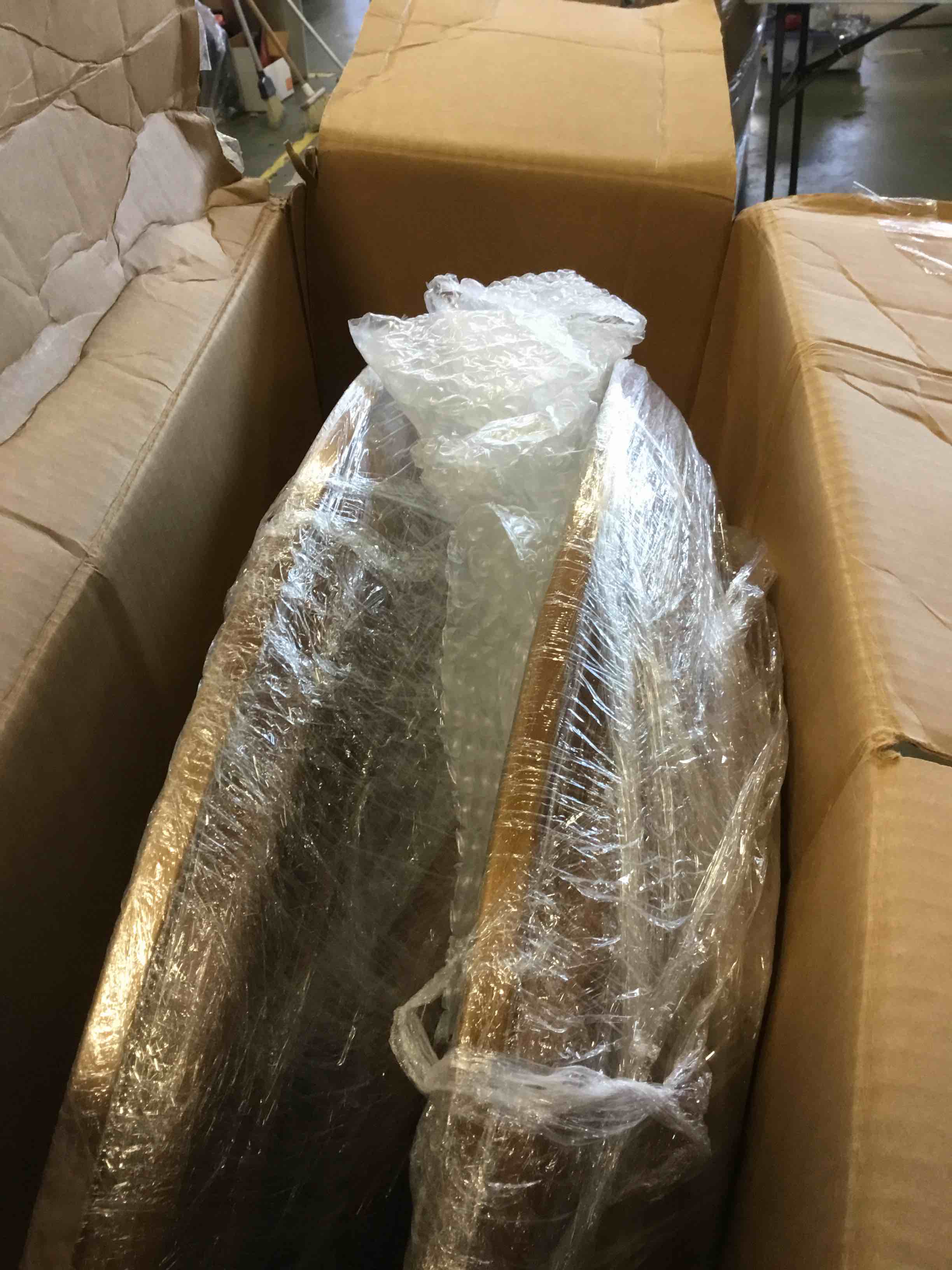 https://s3.amazonaws.com/lotting-images-prod/bidfta/TEA0340610_1729089635165.jpeg