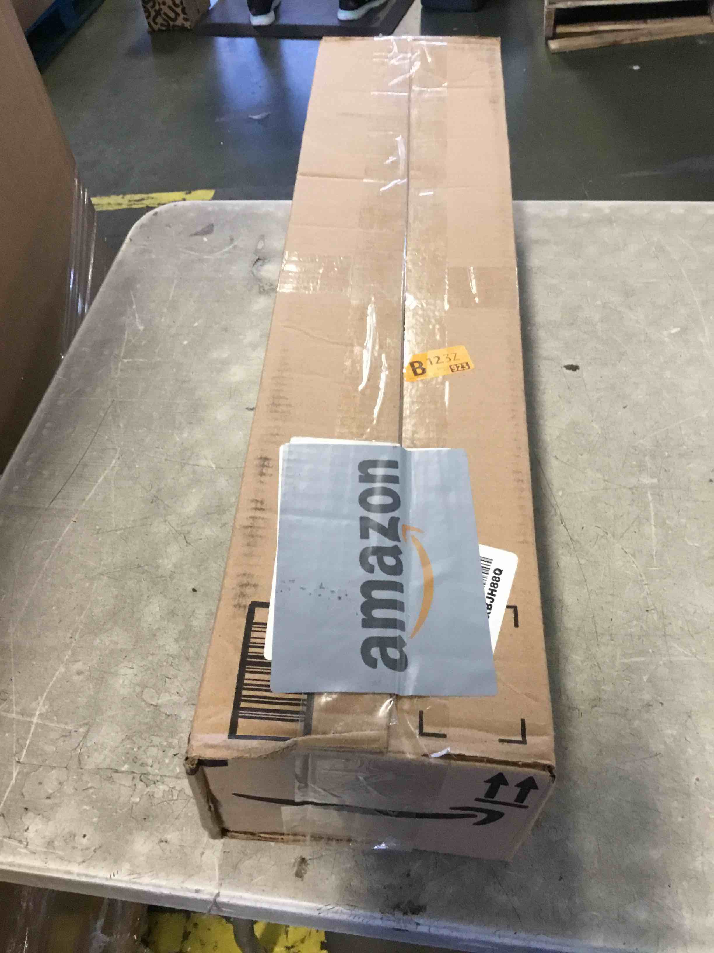 https://s3.amazonaws.com/lotting-images-prod/bidfta/TEA0341661_1728573640326.jpeg