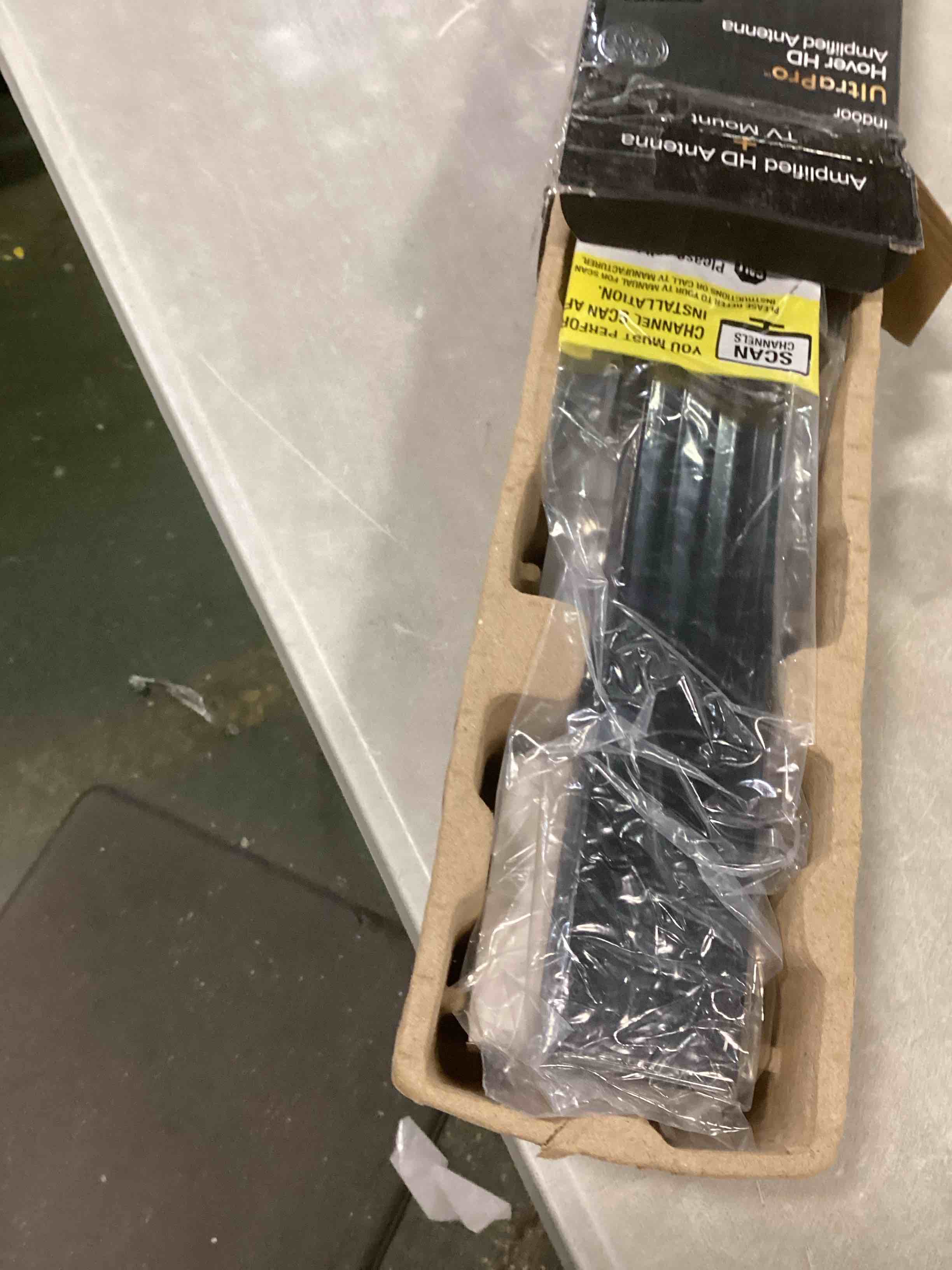 https://s3.amazonaws.com/lotting-images-prod/bidfta/TEA0344191_1728417465407.jpeg