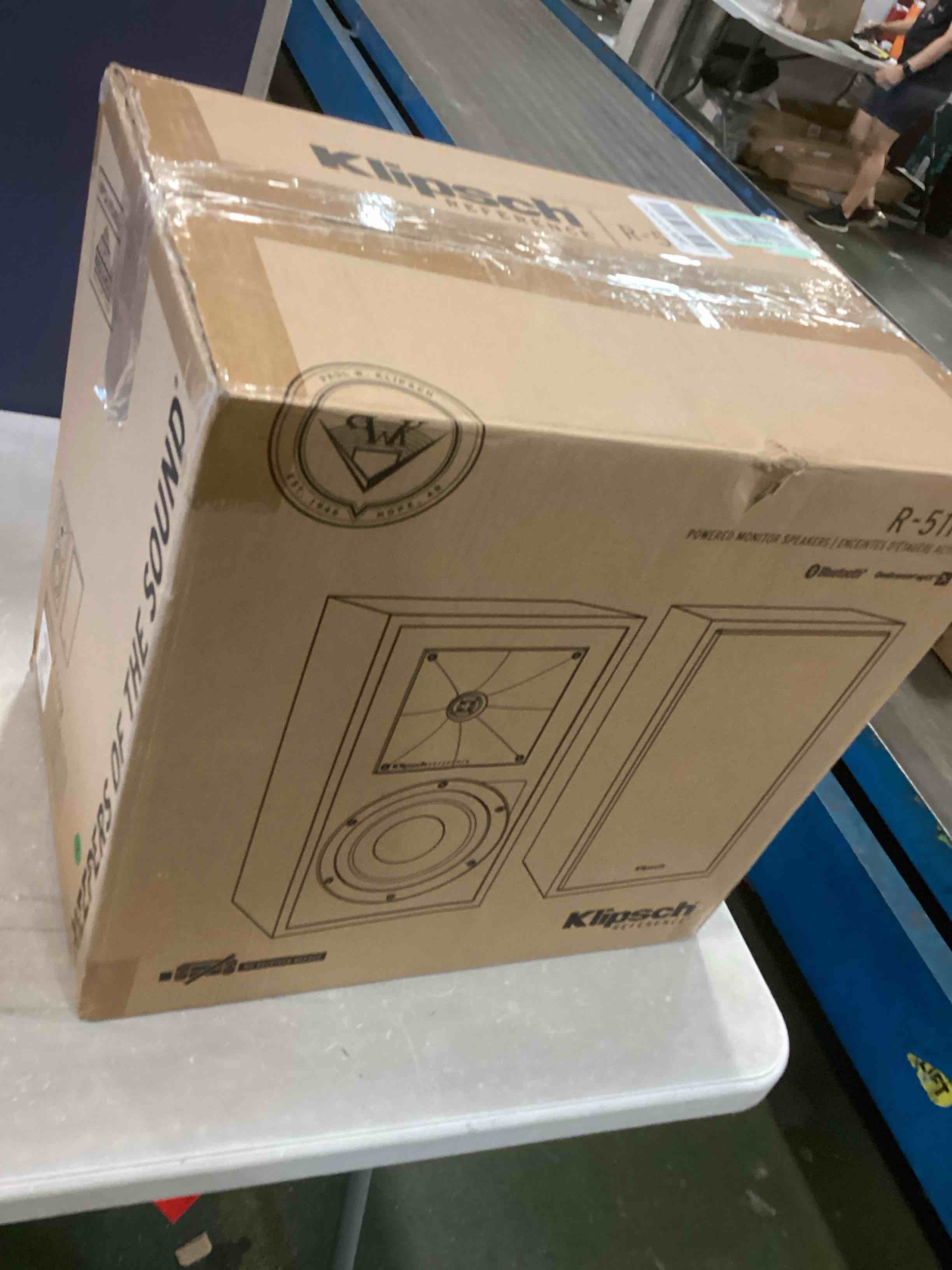 https://s3.amazonaws.com/lotting-images-prod/bidfta/TEA0344695_1728315304296.jpeg