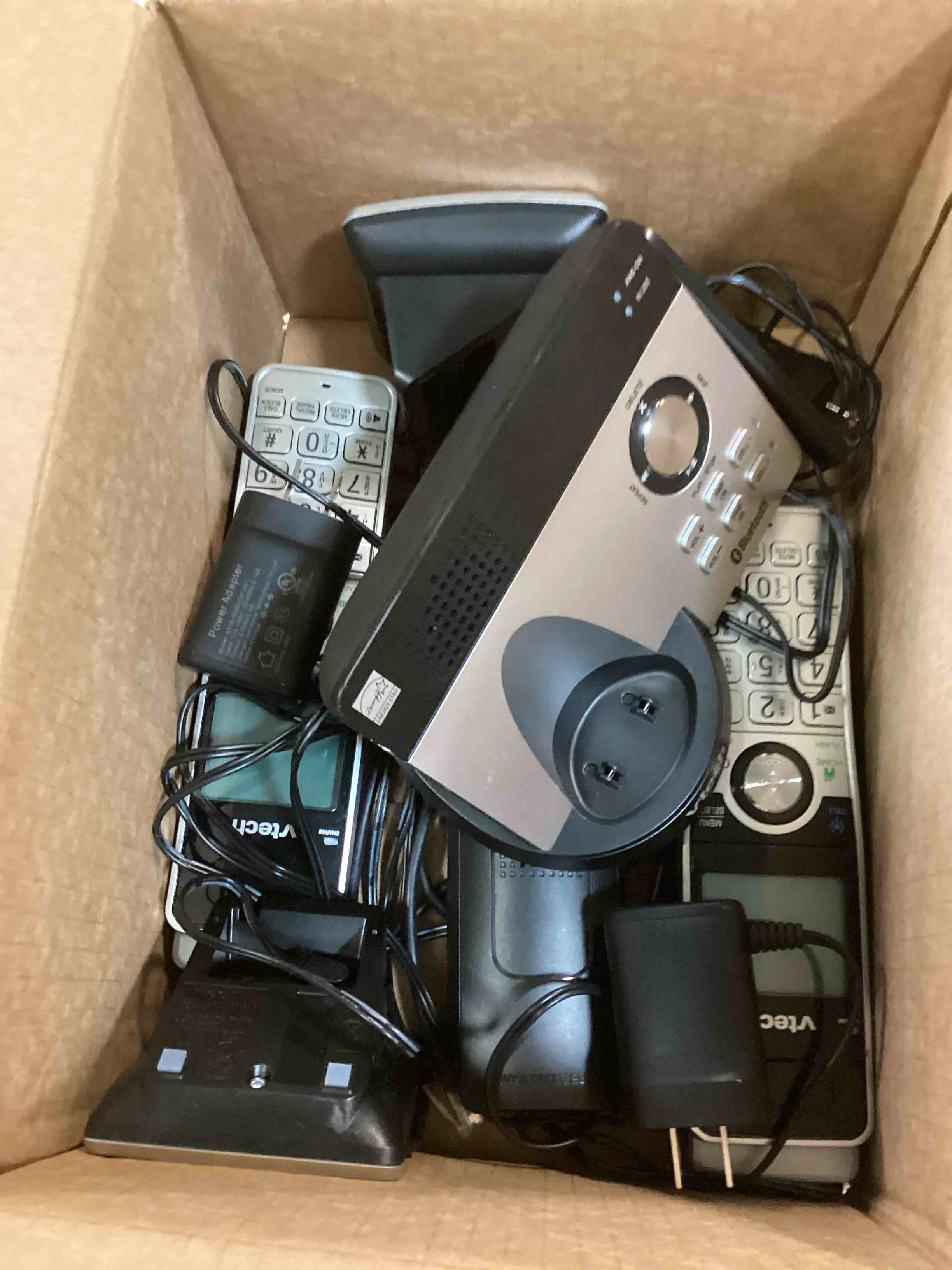 https://s3.amazonaws.com/lotting-images-prod/bidfta/TEA0345731_1727885503056.jpeg