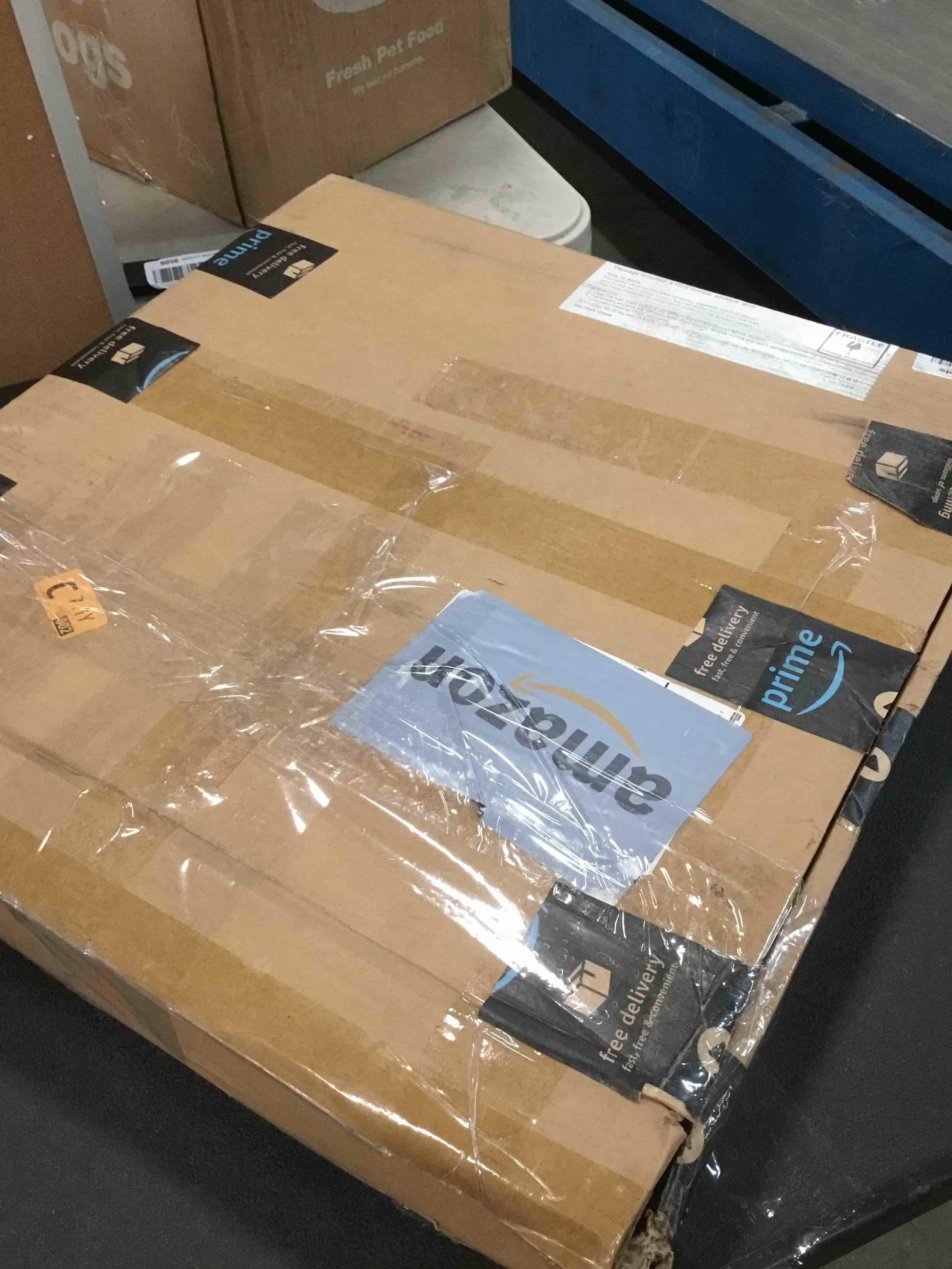 https://s3.amazonaws.com/lotting-images-prod/bidfta/TEA0346513_1728497174669.jpeg