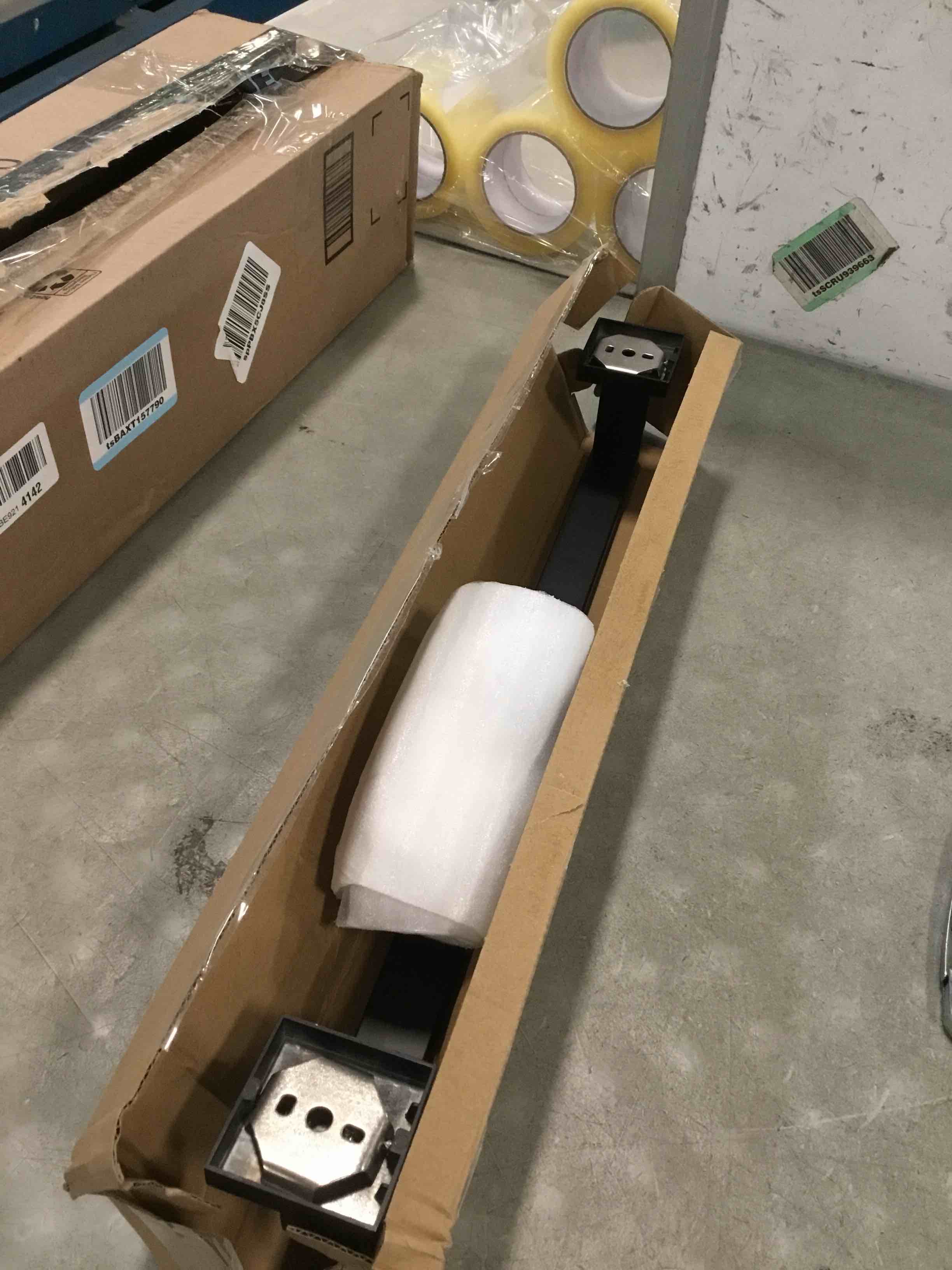 https://s3.amazonaws.com/lotting-images-prod/bidfta/TEA0346740_1728408999130.jpeg