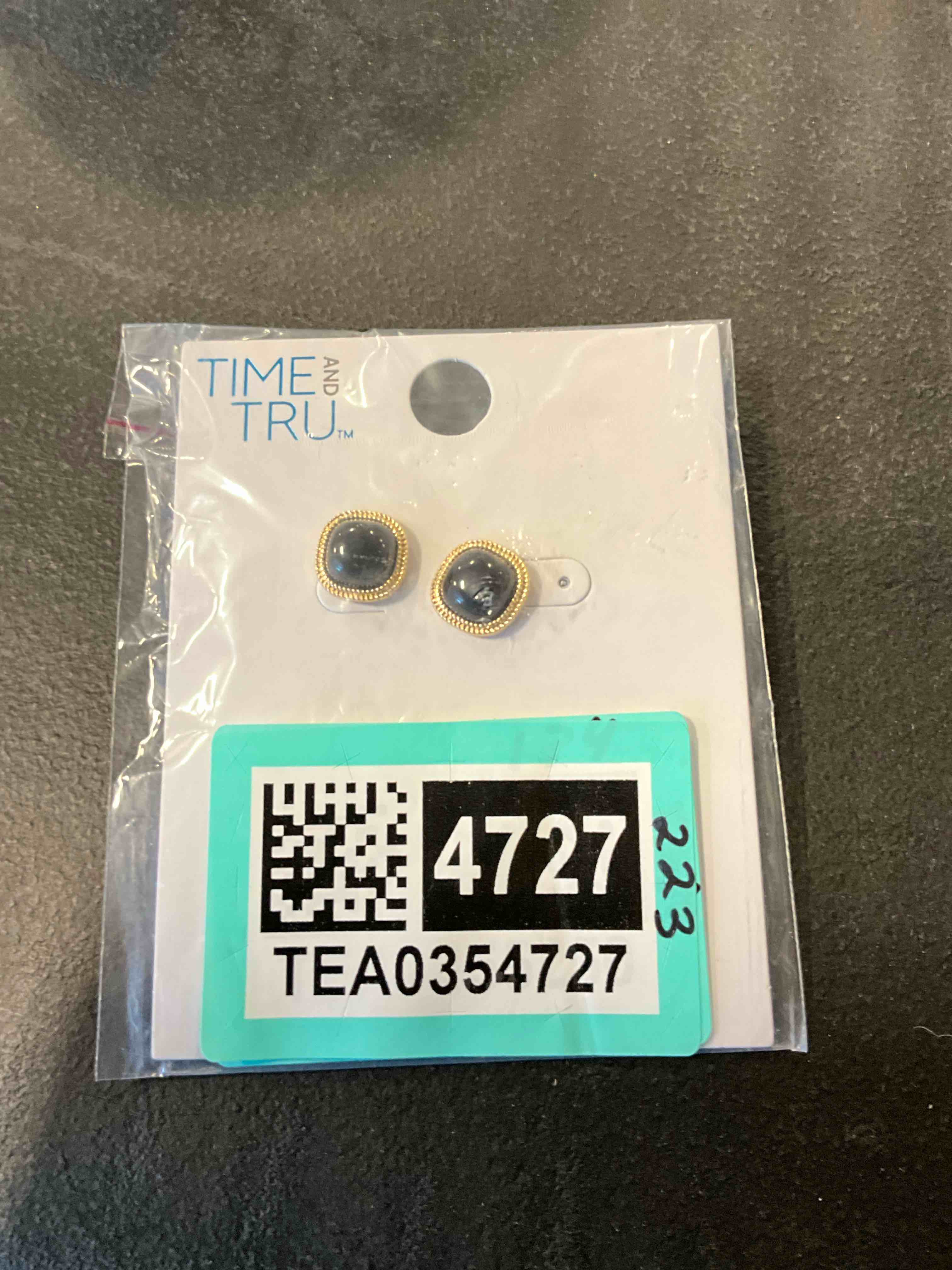 https://s3.amazonaws.com/lotting-images-prod/bidfta/TEA0354727_1738183340803.jpeg