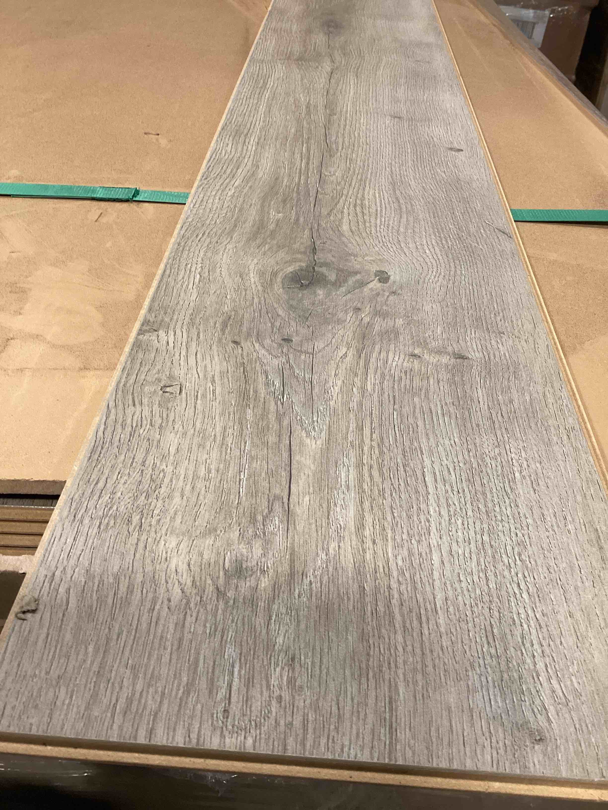 56 boxes 888.12 sq ft 7.5 x 50.75 8 mm laminate flooring your bid per sq ft 