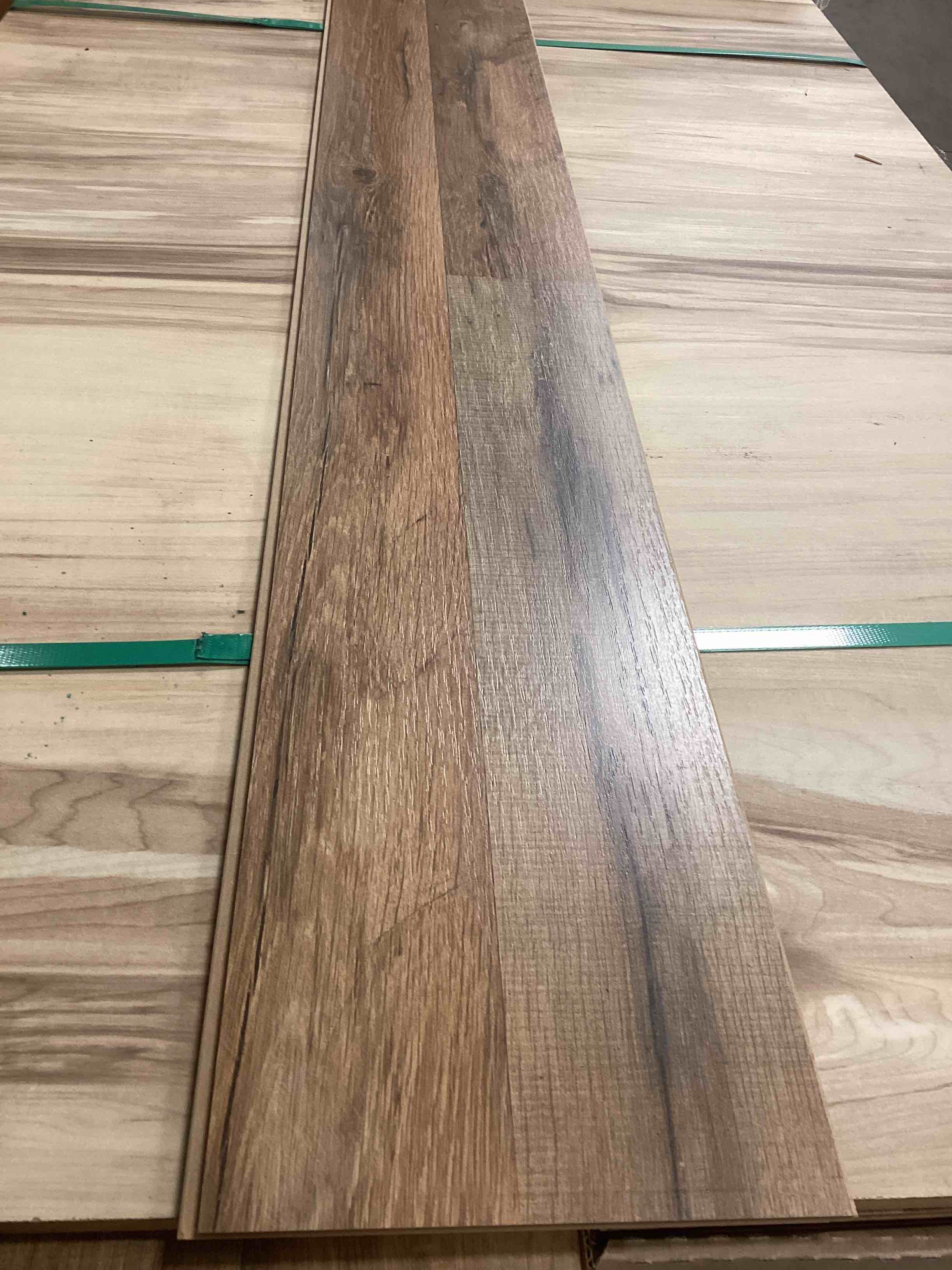 Laminate Wood Flooring (21.25 sq ft/ Box) 56 Boxes = 1190 Sq Ft Bid per sq ft 