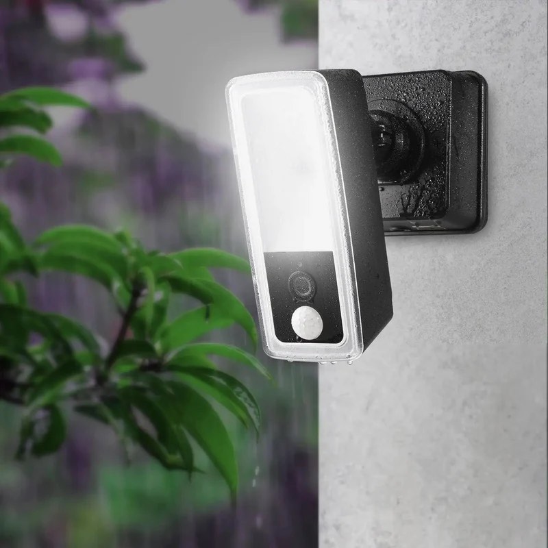 Koda App-controlled Security Camera With Motion-activated Floodlight