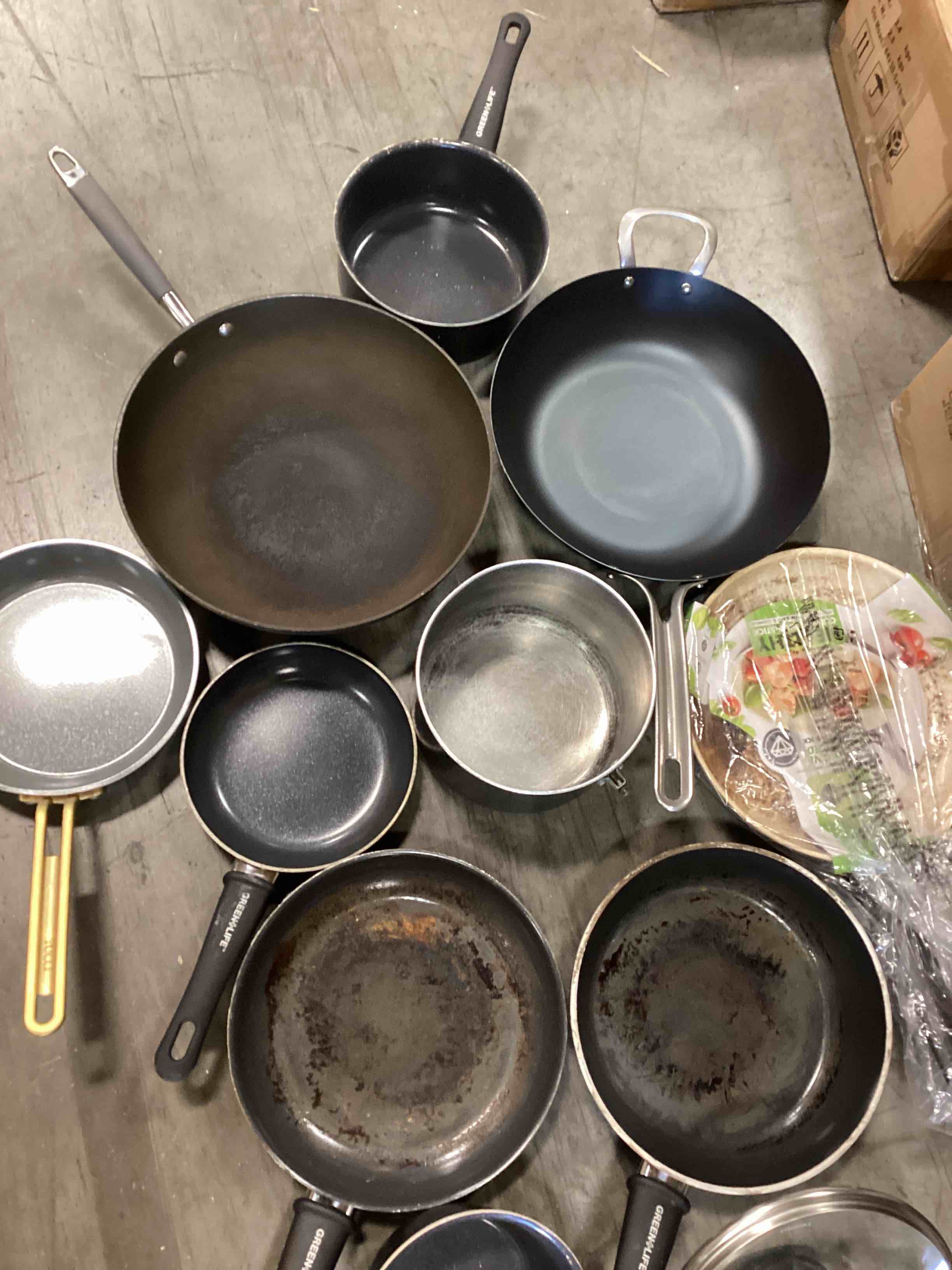 ASSORTED FRY PAN