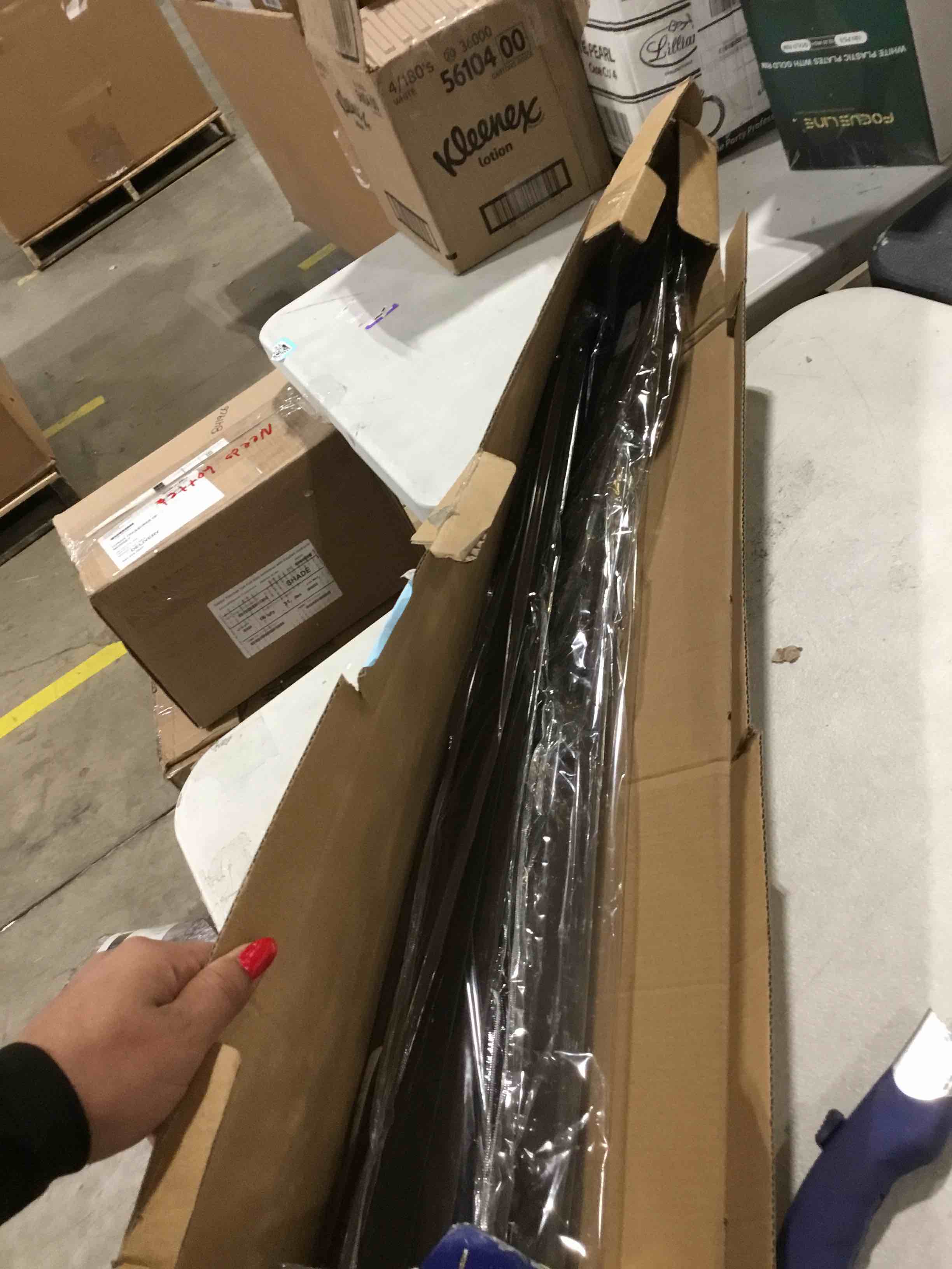 https://s3.amazonaws.com/lotting-images-prod/bidfta/TEA0372225_1732564385197.jpeg