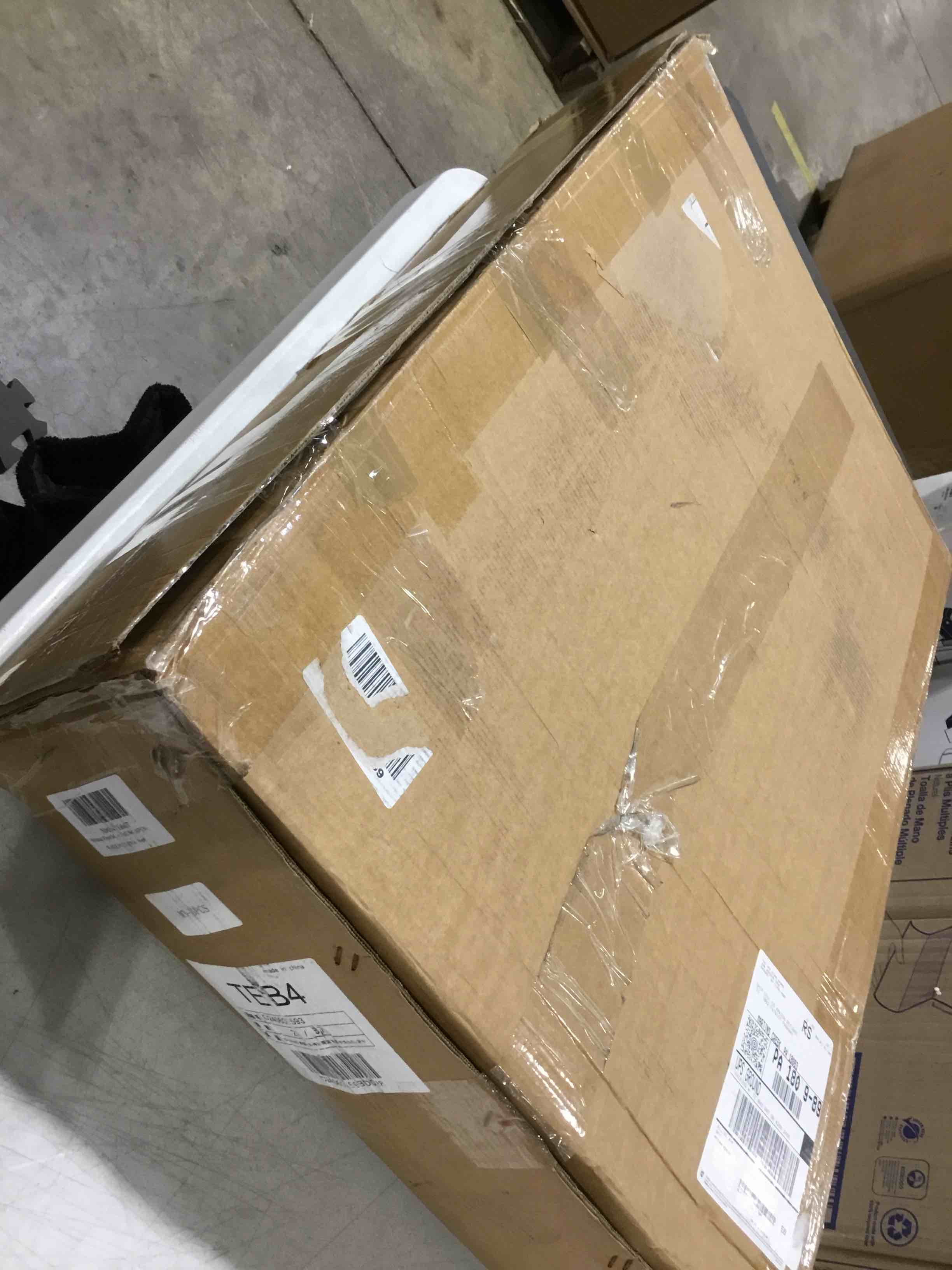 https://s3.amazonaws.com/lotting-images-prod/bidfta/TEA0374035_1733149075142.jpeg