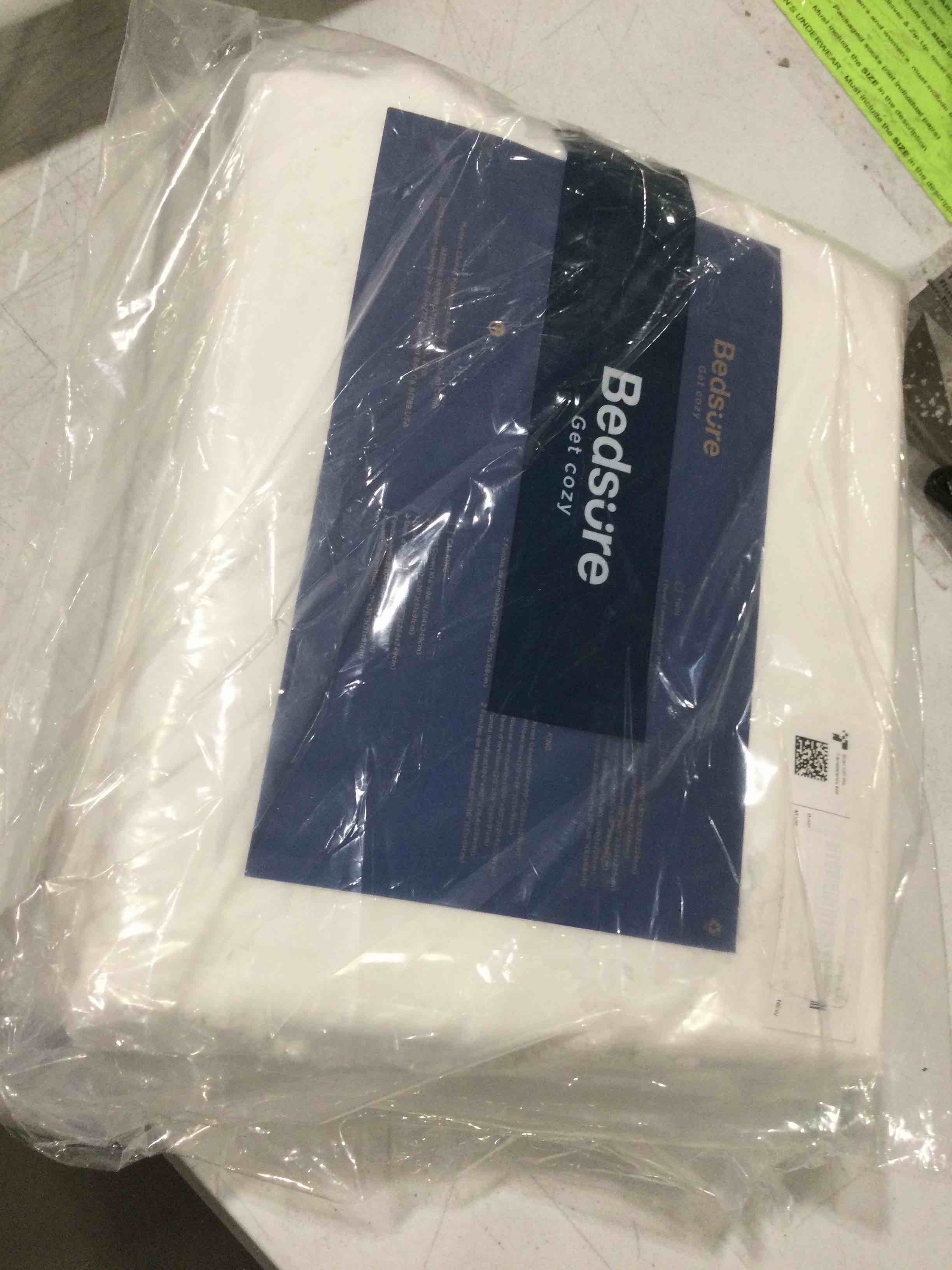 https://s3.amazonaws.com/lotting-images-prod/bidfta/TEA0374777_1732129737306.jpeg