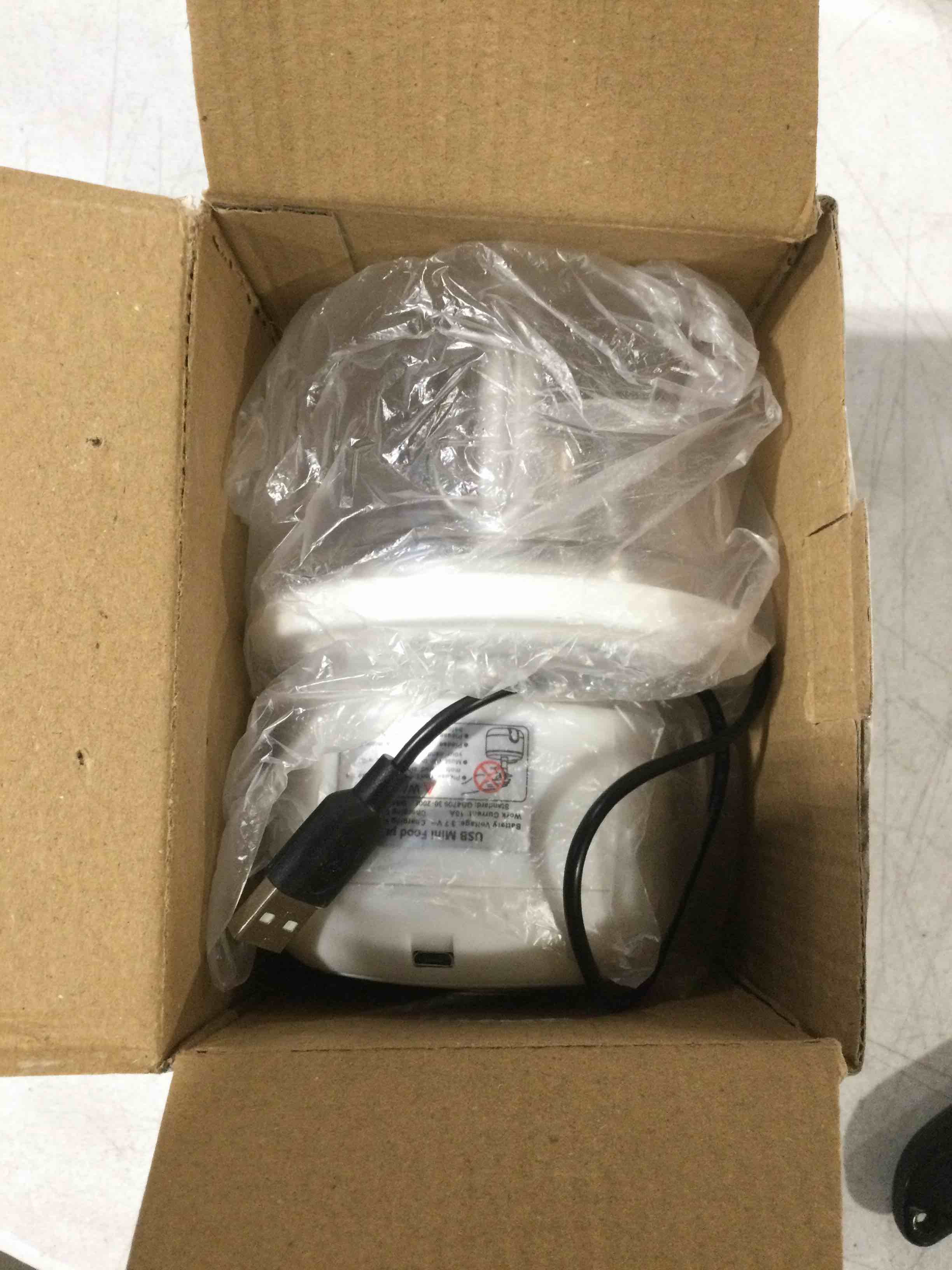 https://s3.amazonaws.com/lotting-images-prod/bidfta/TEA0374779_1732129357157.jpeg