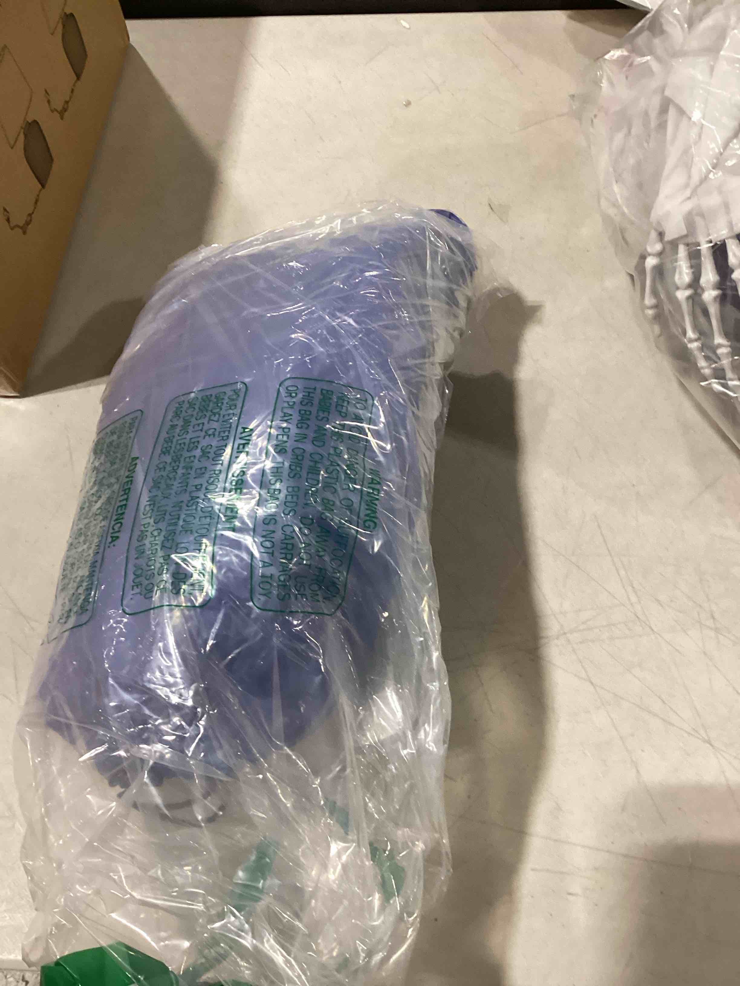 https://s3.amazonaws.com/lotting-images-prod/bidfta/TEA0376242_1732711996301.jpeg