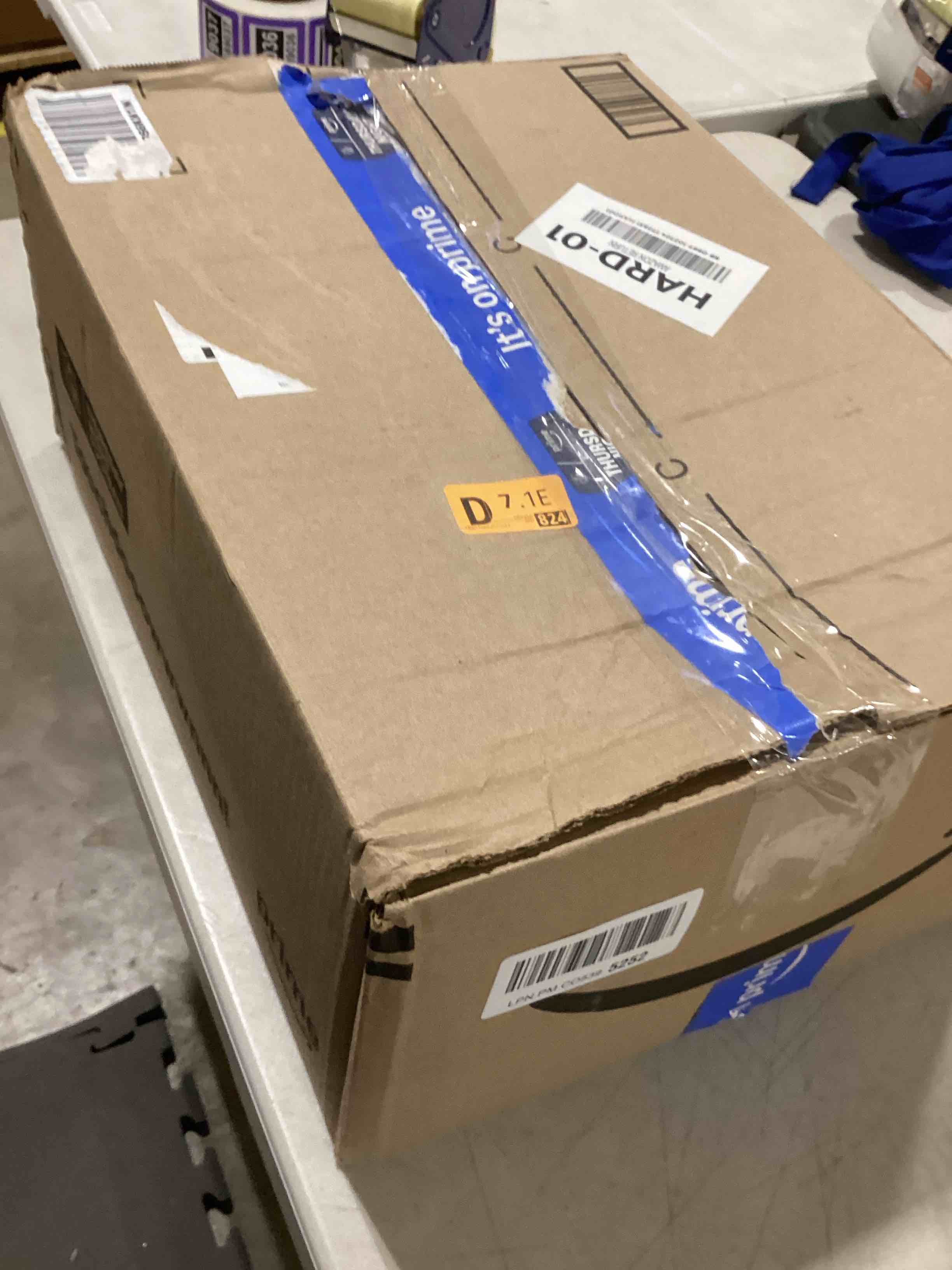 https://s3.amazonaws.com/lotting-images-prod/bidfta/TEA0376248_1732711282649.jpeg
